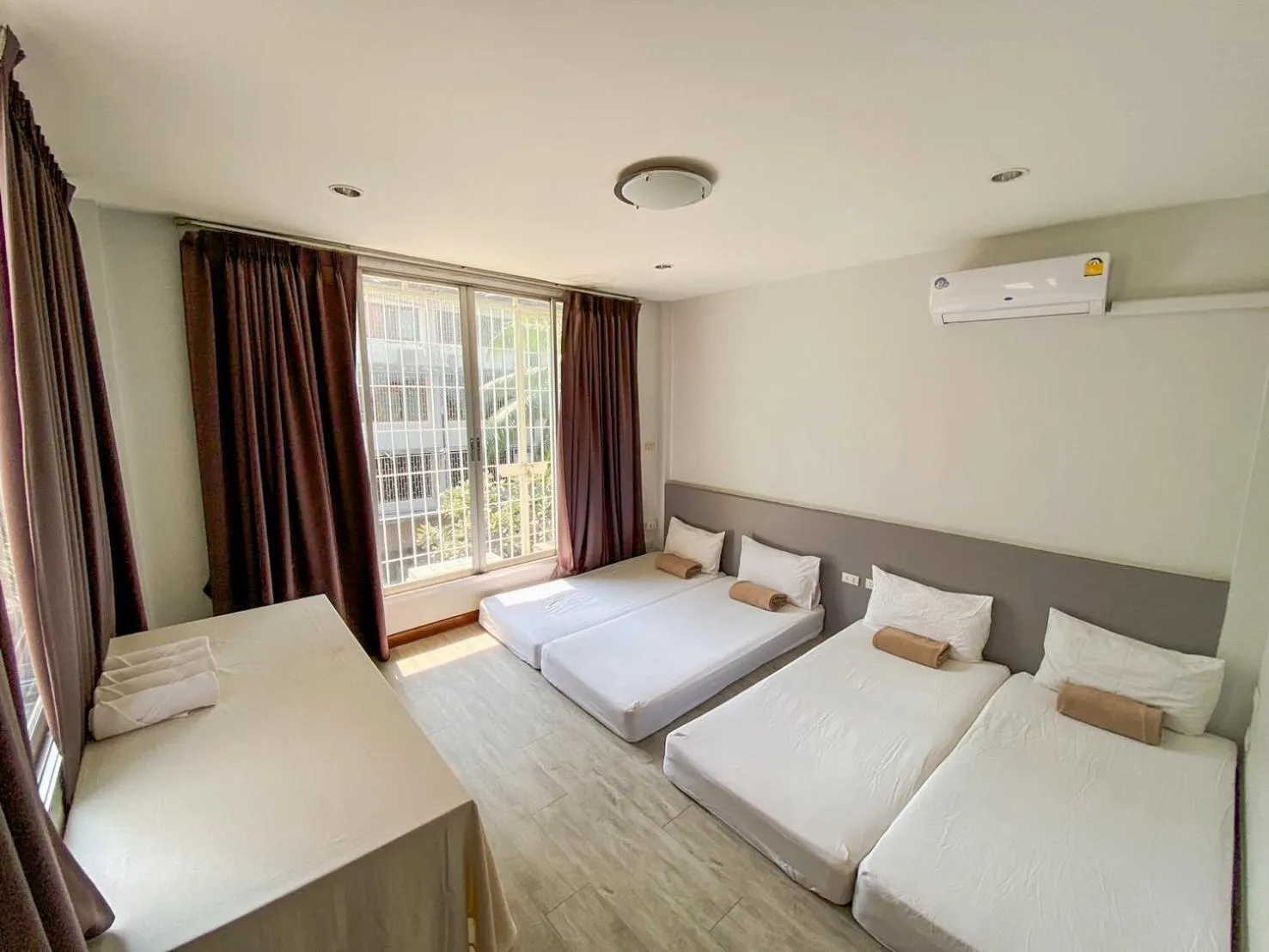 Bed in Yaksa Private