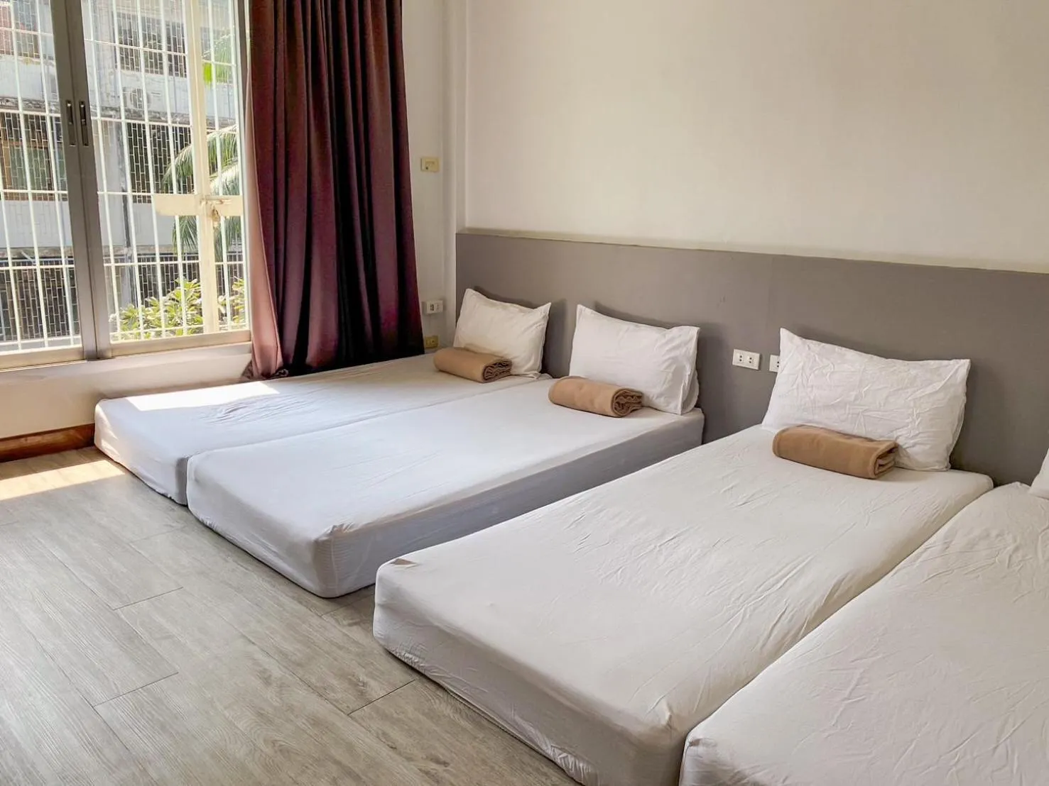 Bed in Yaksa Private