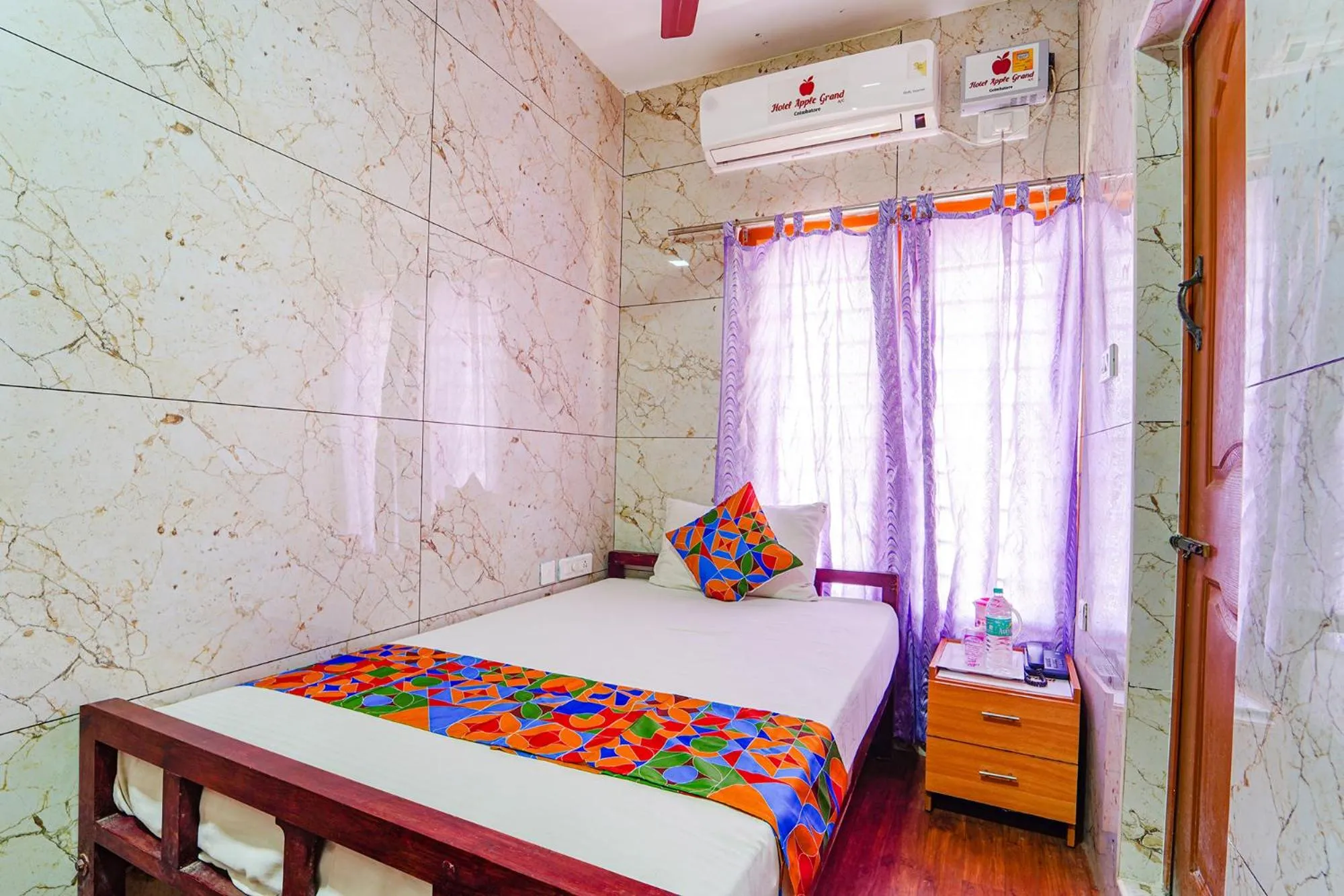 Bed in FabExpress Apple Grand - 200m from Our Lady of Fatima Church