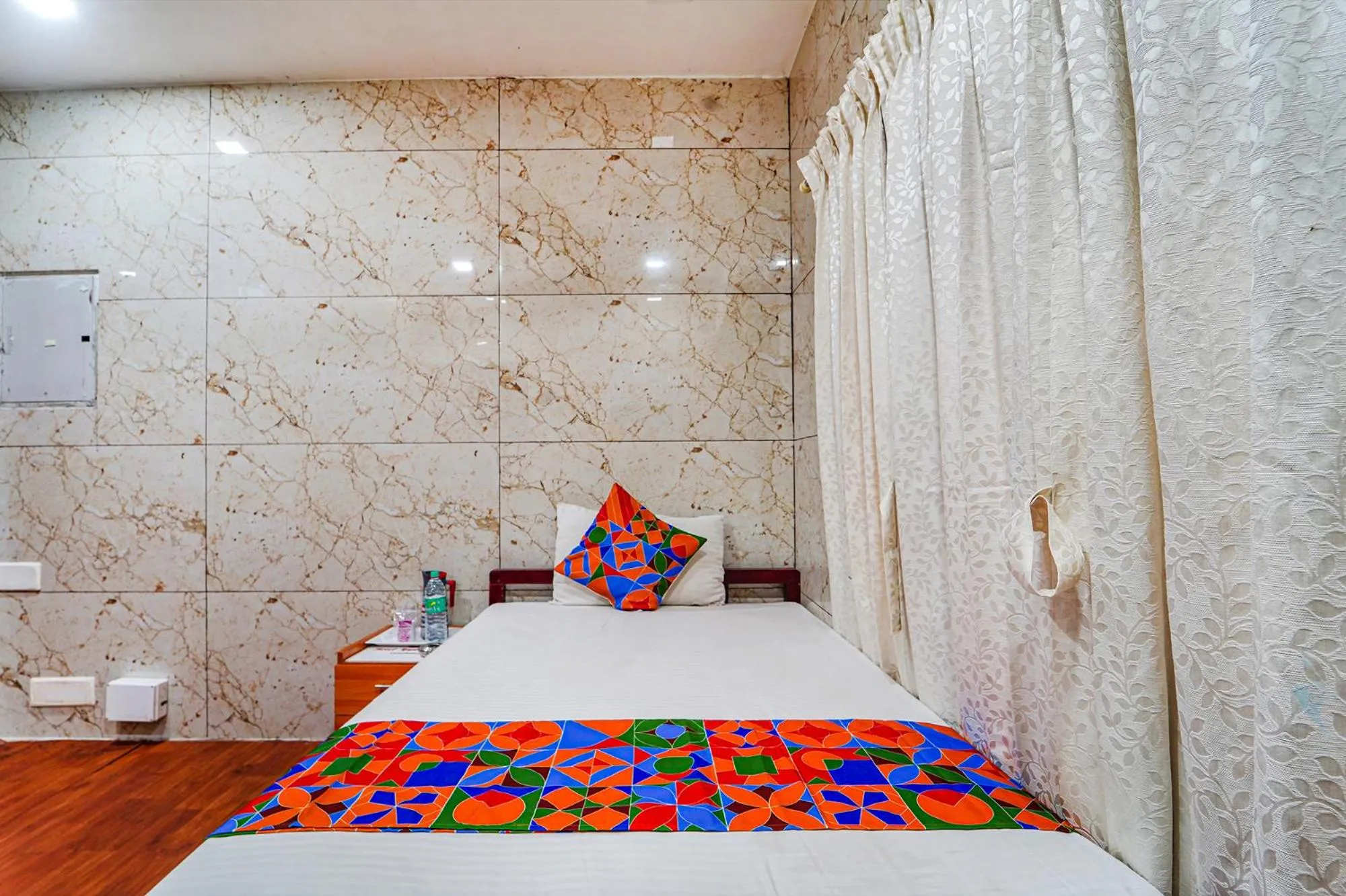 Bed in FabExpress Apple Grand - 200m from Our Lady of Fatima Church