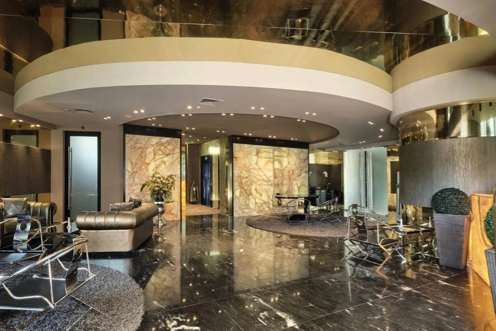 Lobby or reception in Hotel Emirates