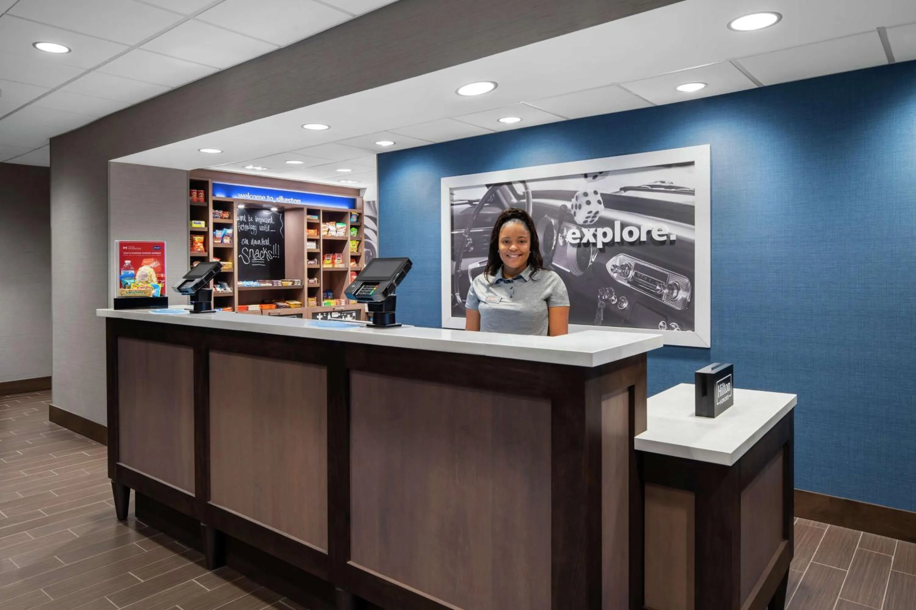 Dining area in Hampton Inn Sikeston