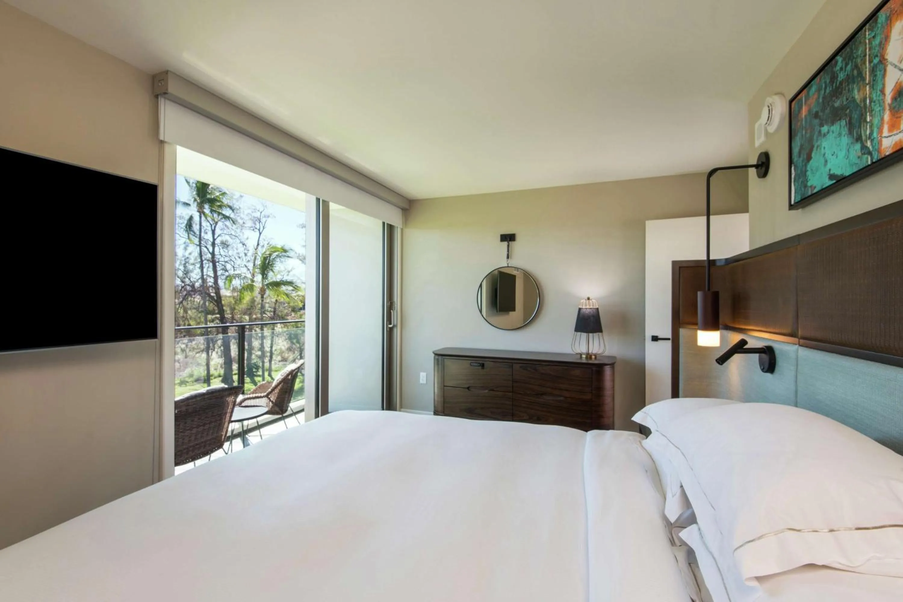 Bed in Hilton Grand Vacations Club Ocean Tower Waikoloa Village