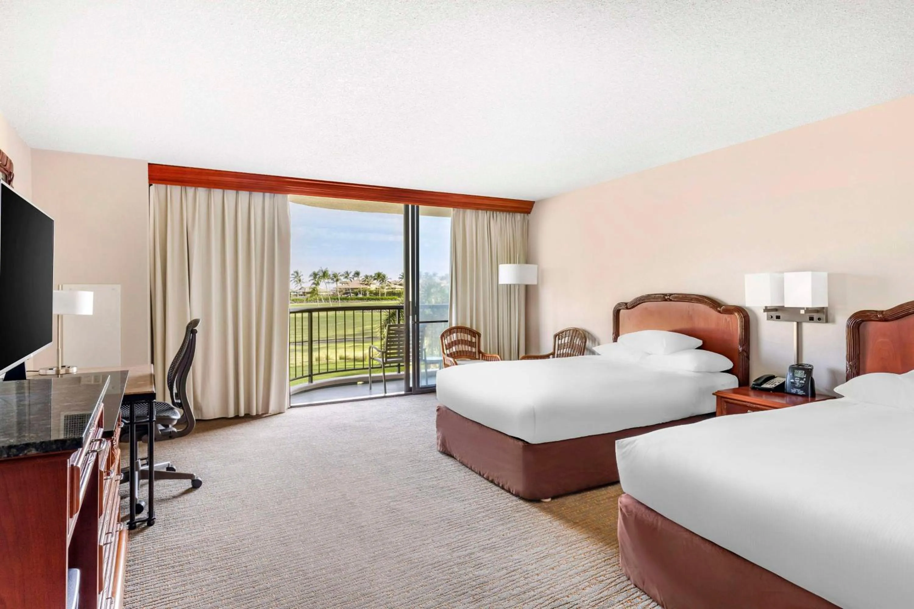 Bed in Hilton Grand Vacations Club Ocean Tower Waikoloa Village