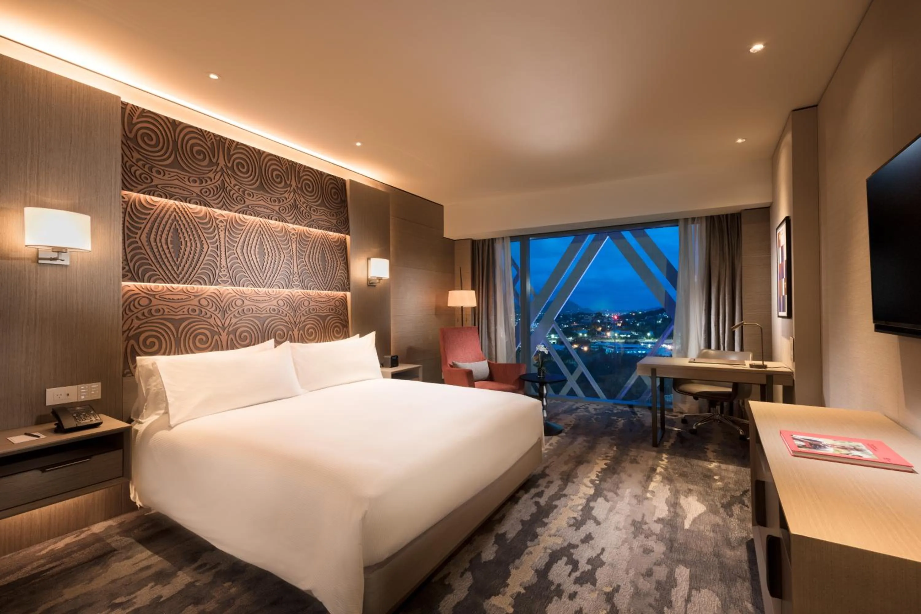 TV and multimedia, Bed in Hilton Port Moresby Hotel & Residences
