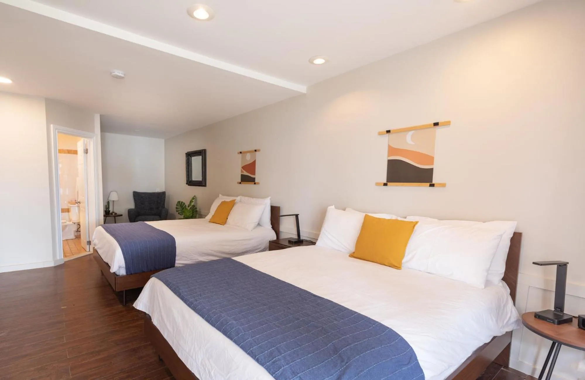 Photo of the whole room, Bed in Bonnie View Inn