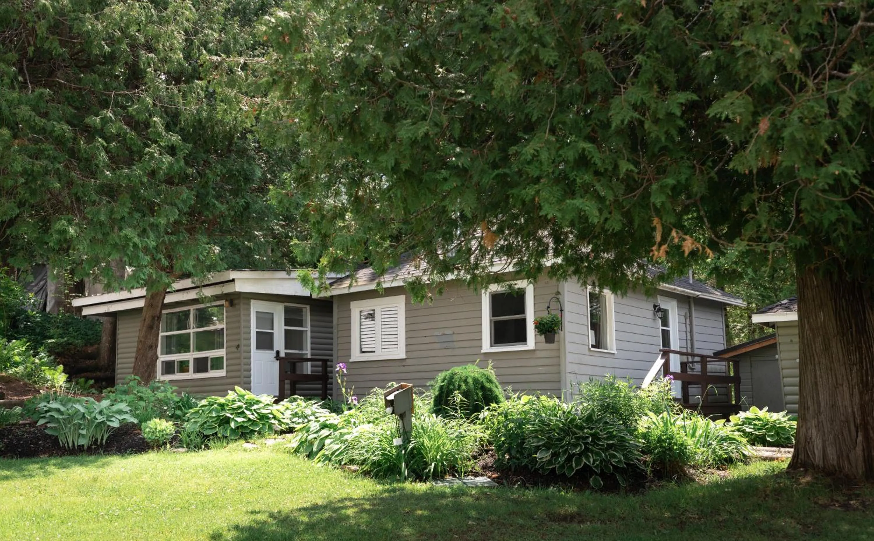 Property building in Bonnie View Inn