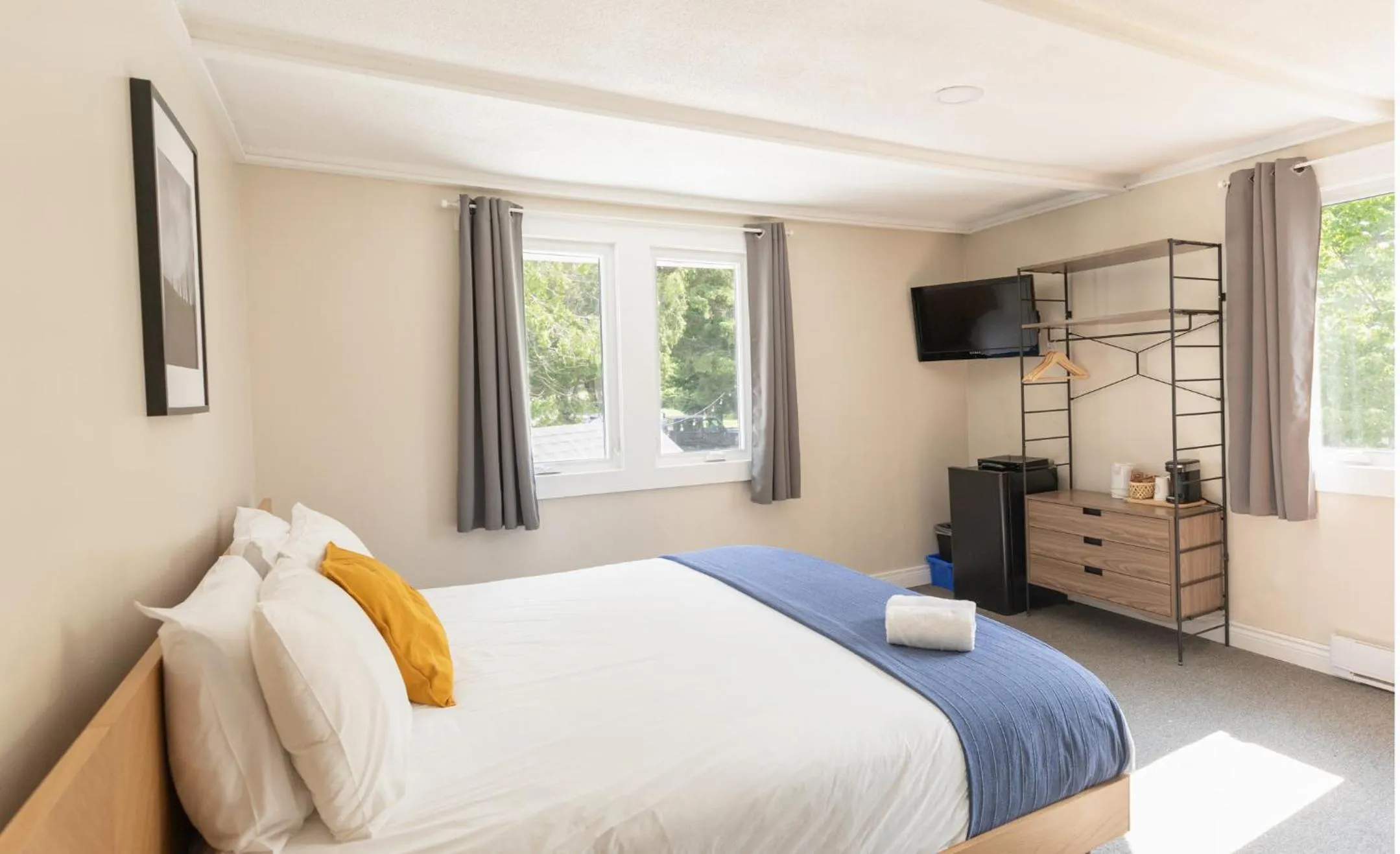 Bed in Bonnie View Inn