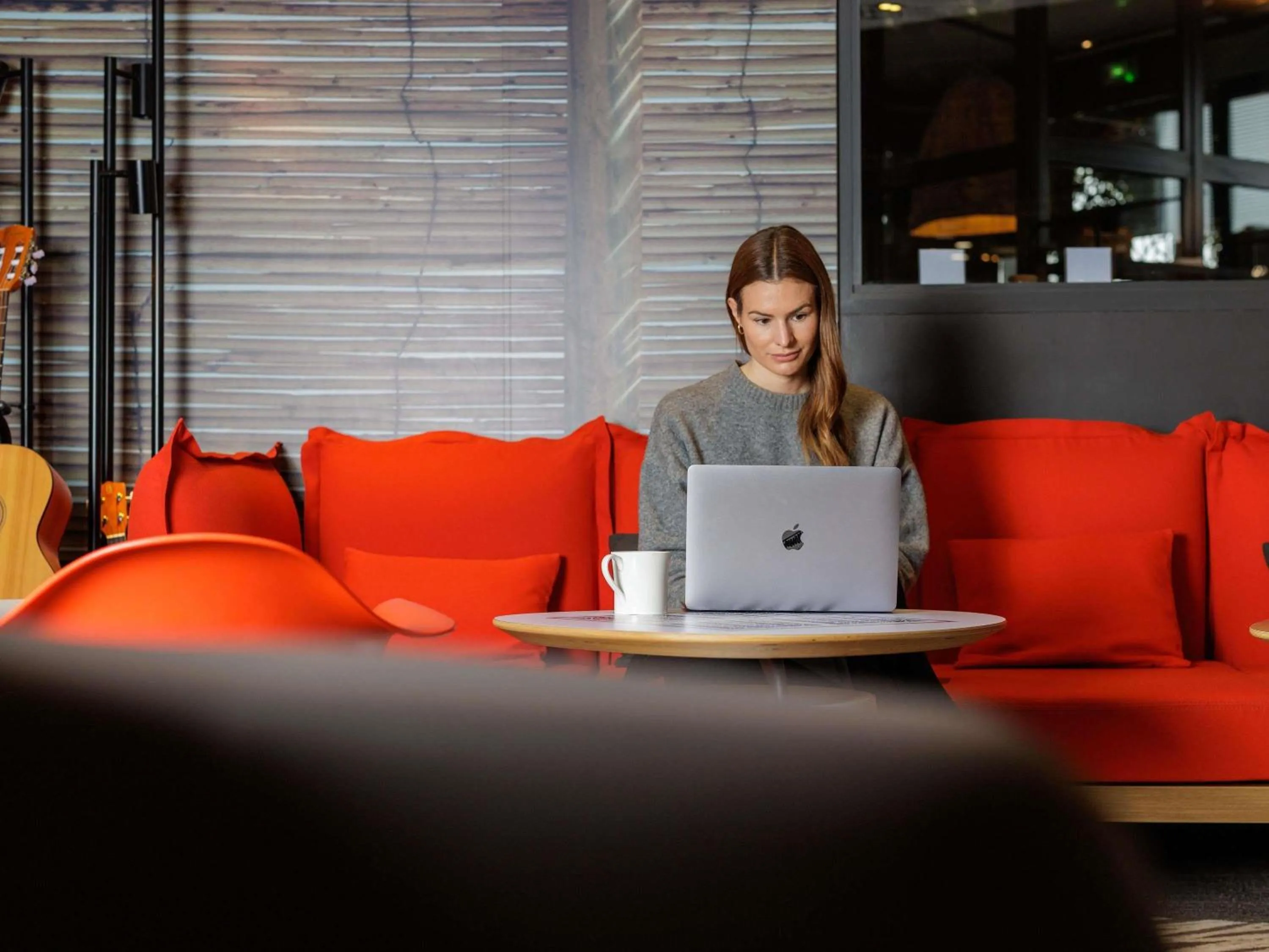 Lounge or bar in ibis Valence Sud