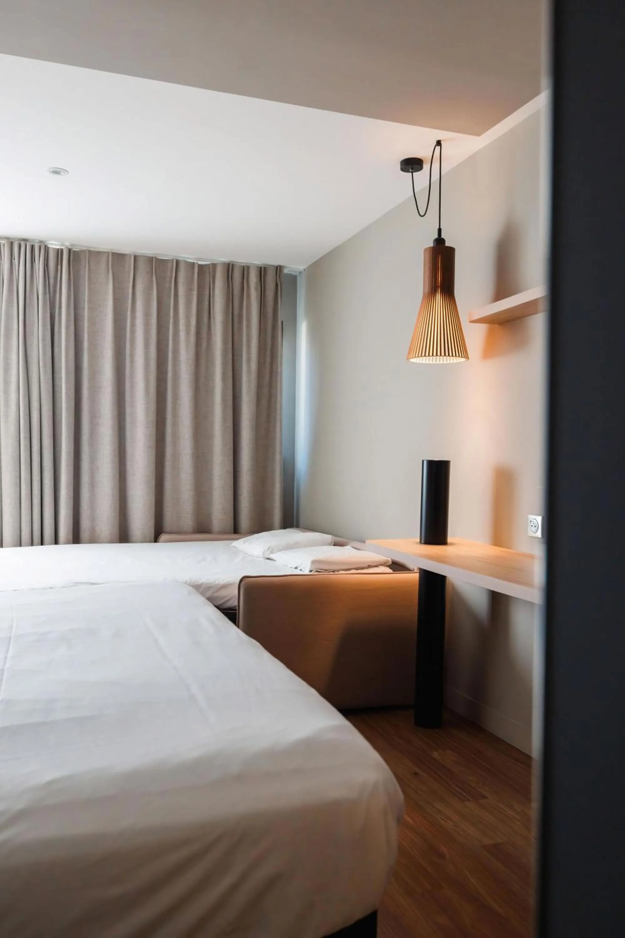 Bedroom, Bed in ibis Valence Sud