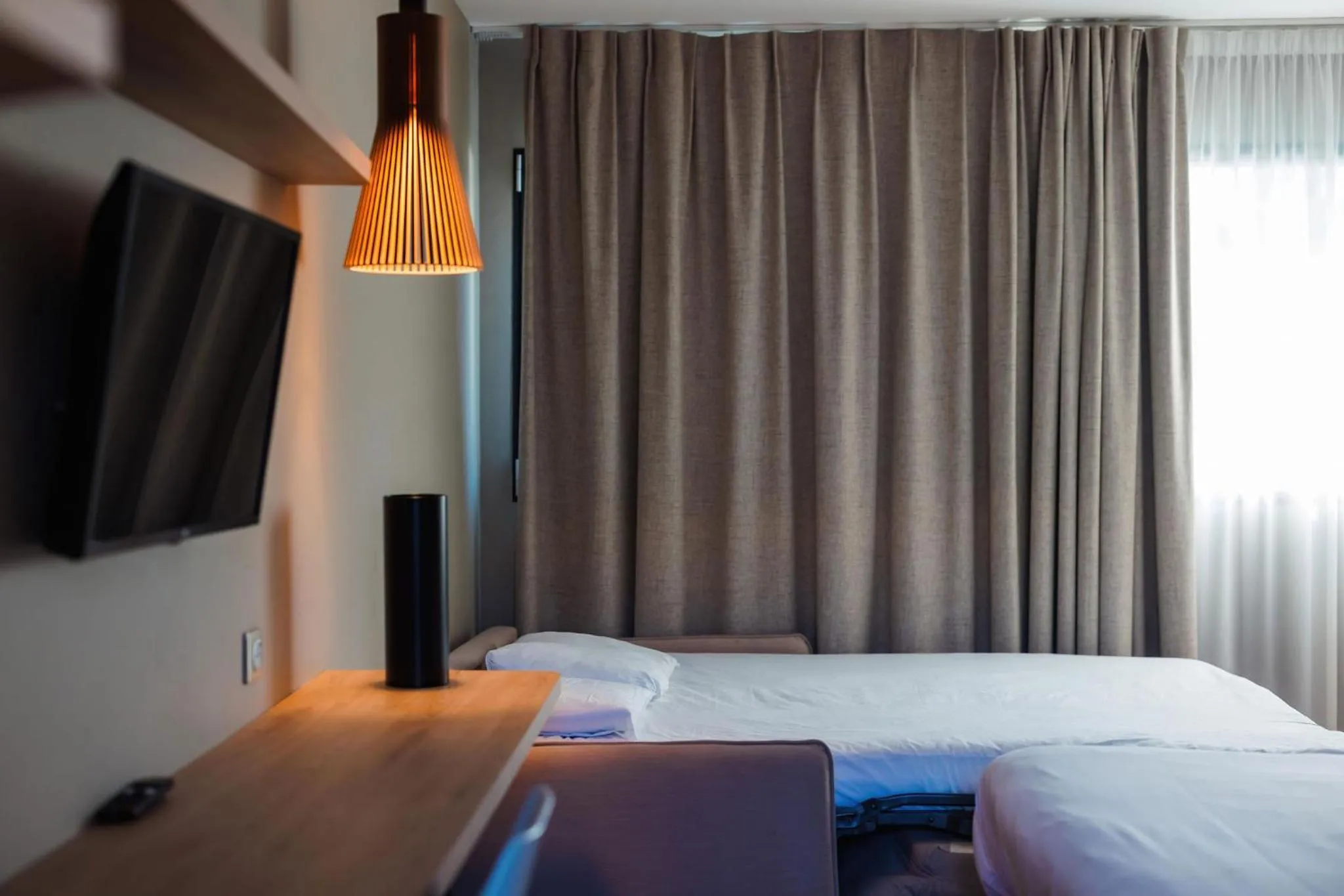 Bed in ibis Valence Sud