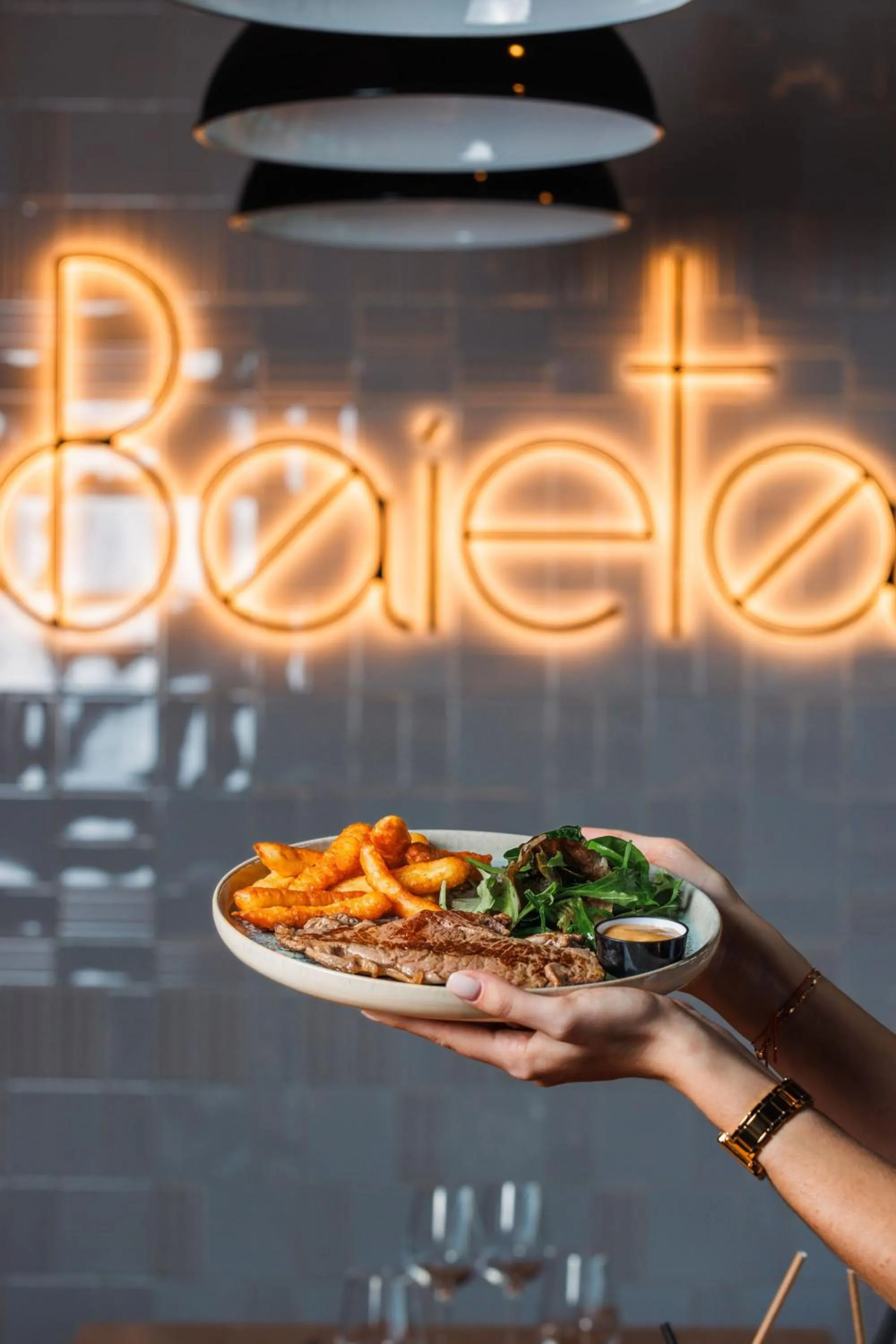 Restaurant/places to eat in ibis Valence Sud