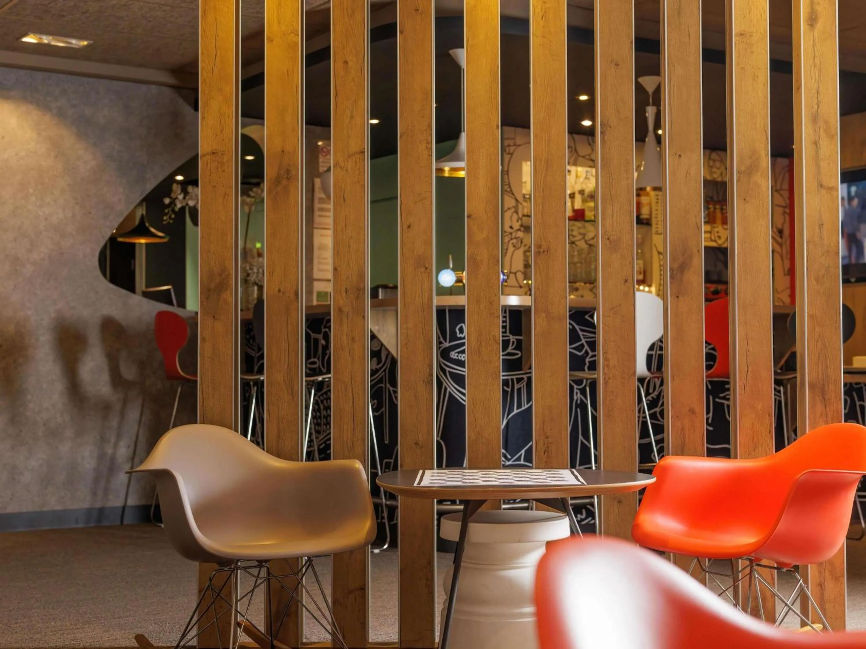 Lounge or bar in ibis Valence Sud