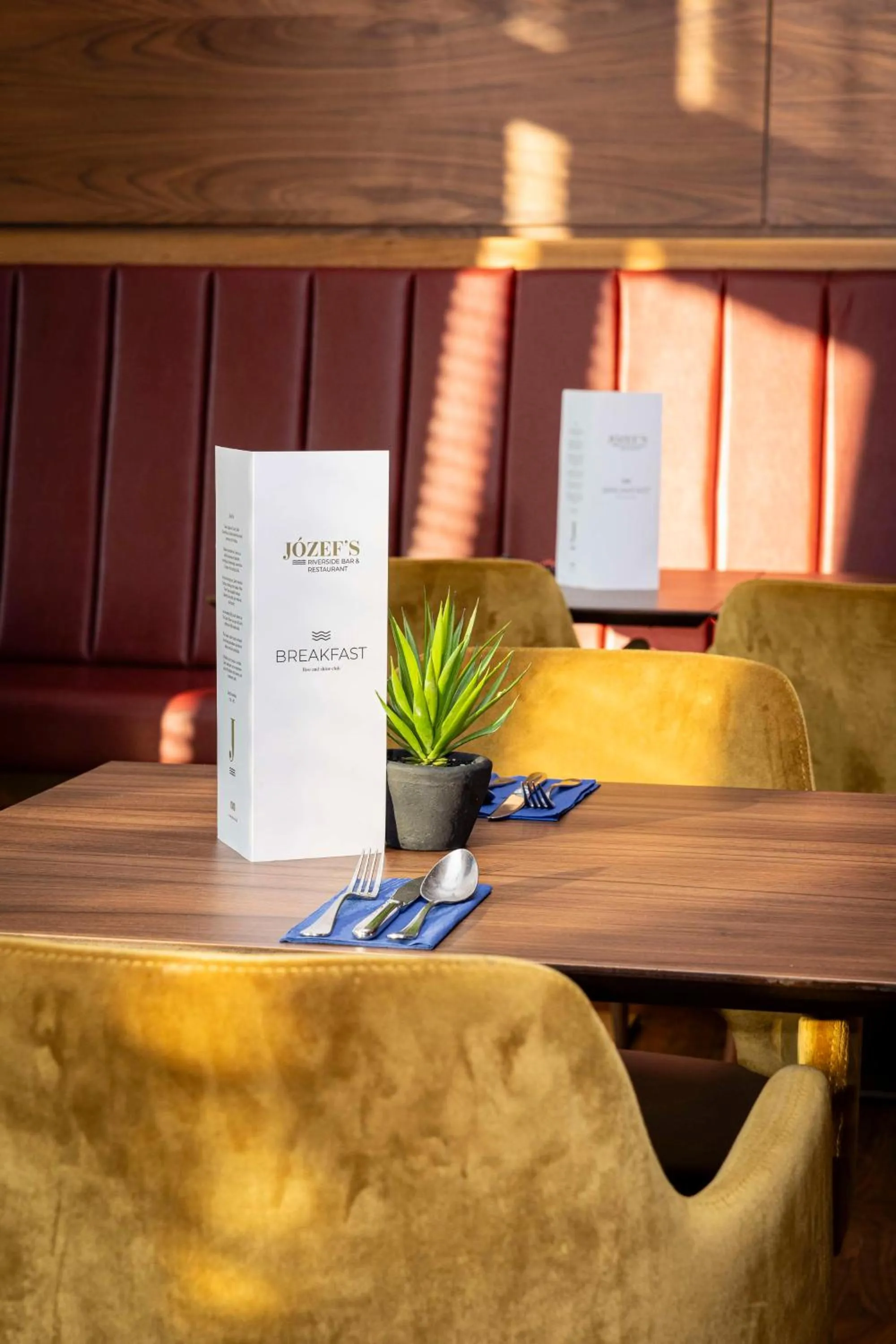 Restaurant/places to eat in Radisson Blu Hotel, Durham