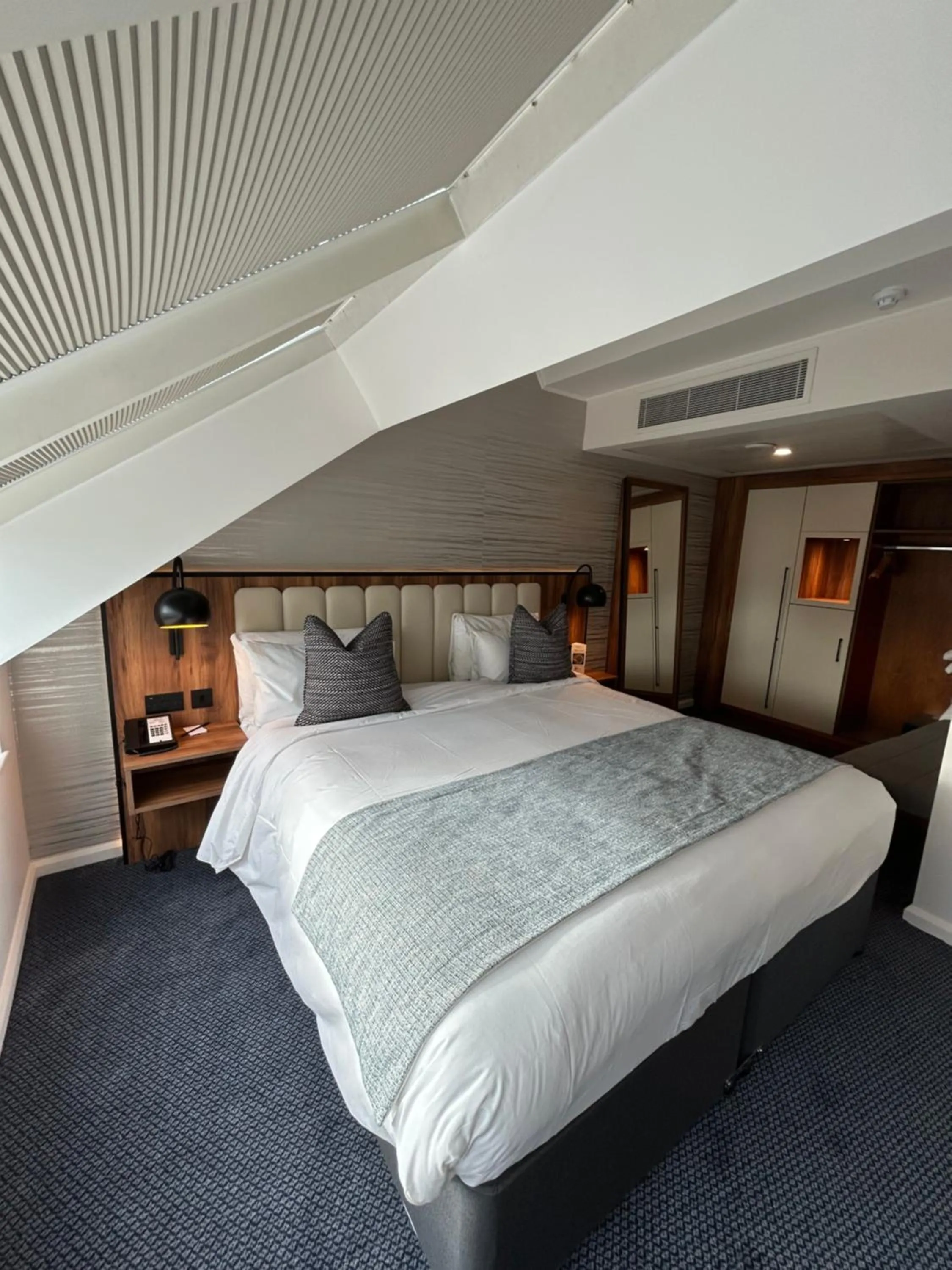 Bedroom, Bed in Radisson Blu Hotel, Durham