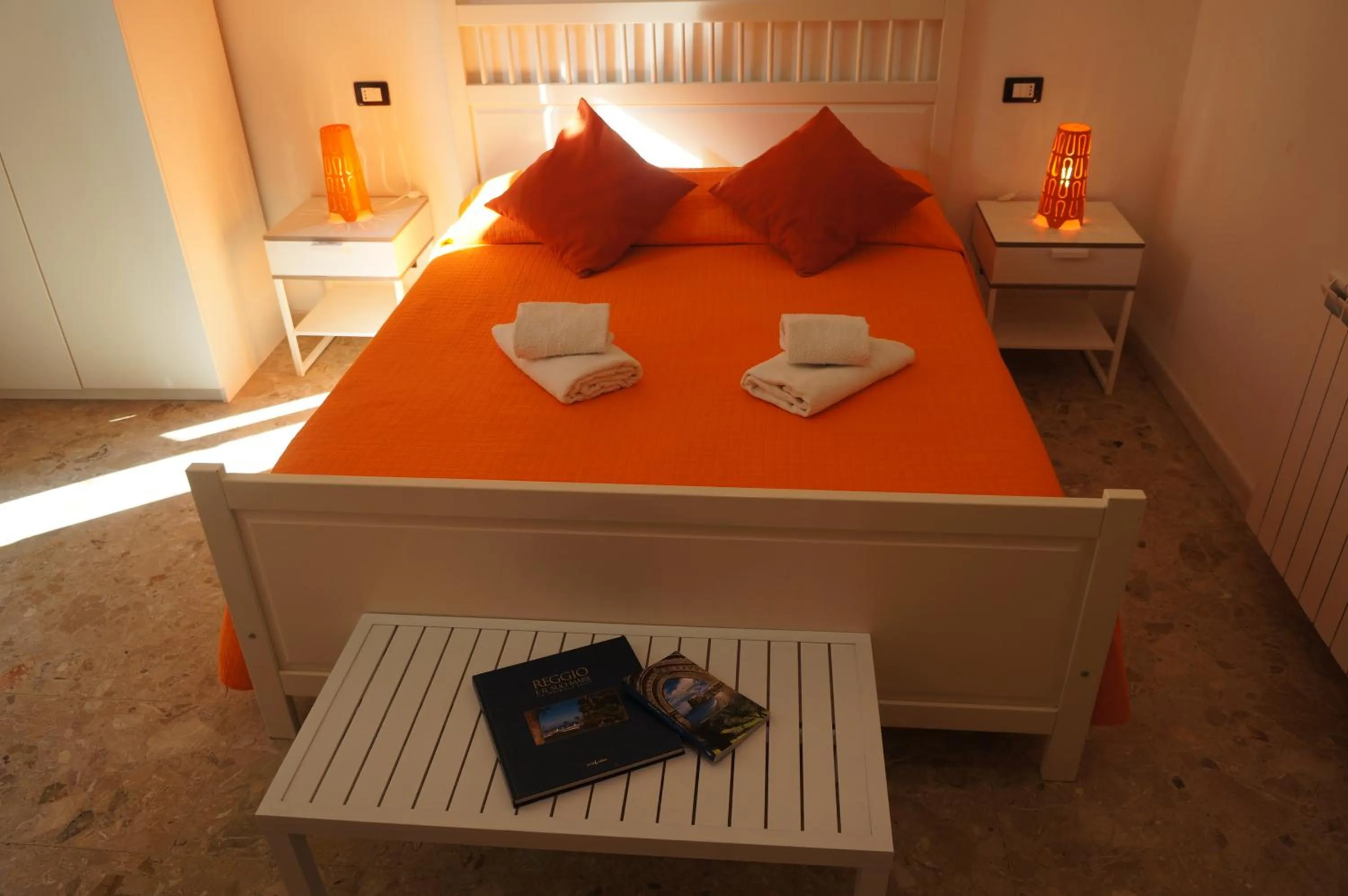 Decorative detail, Bed in B&B Casa Laganà