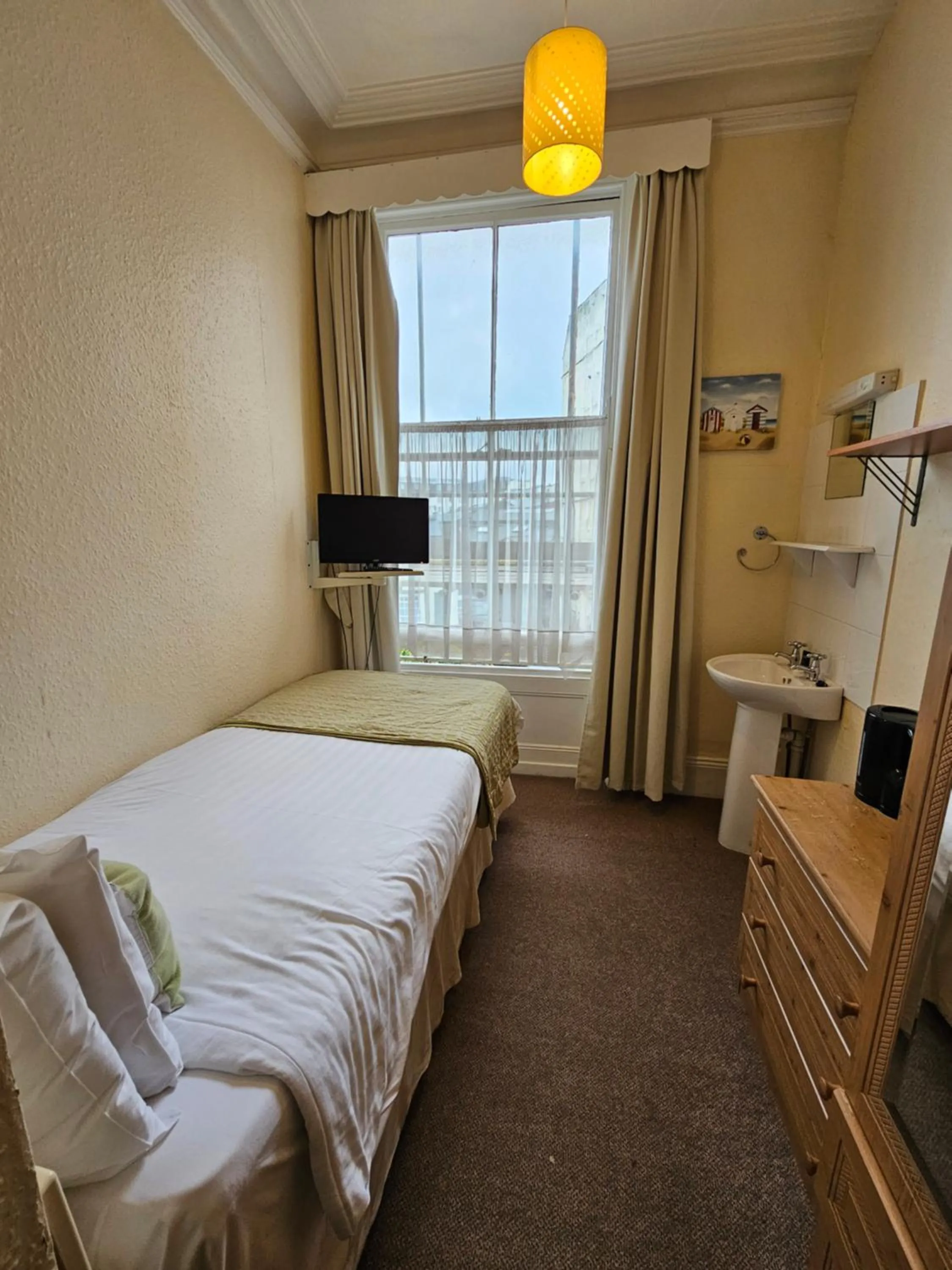 Bedroom, Bed in Rivelyn Hotel Bar & Restaurant