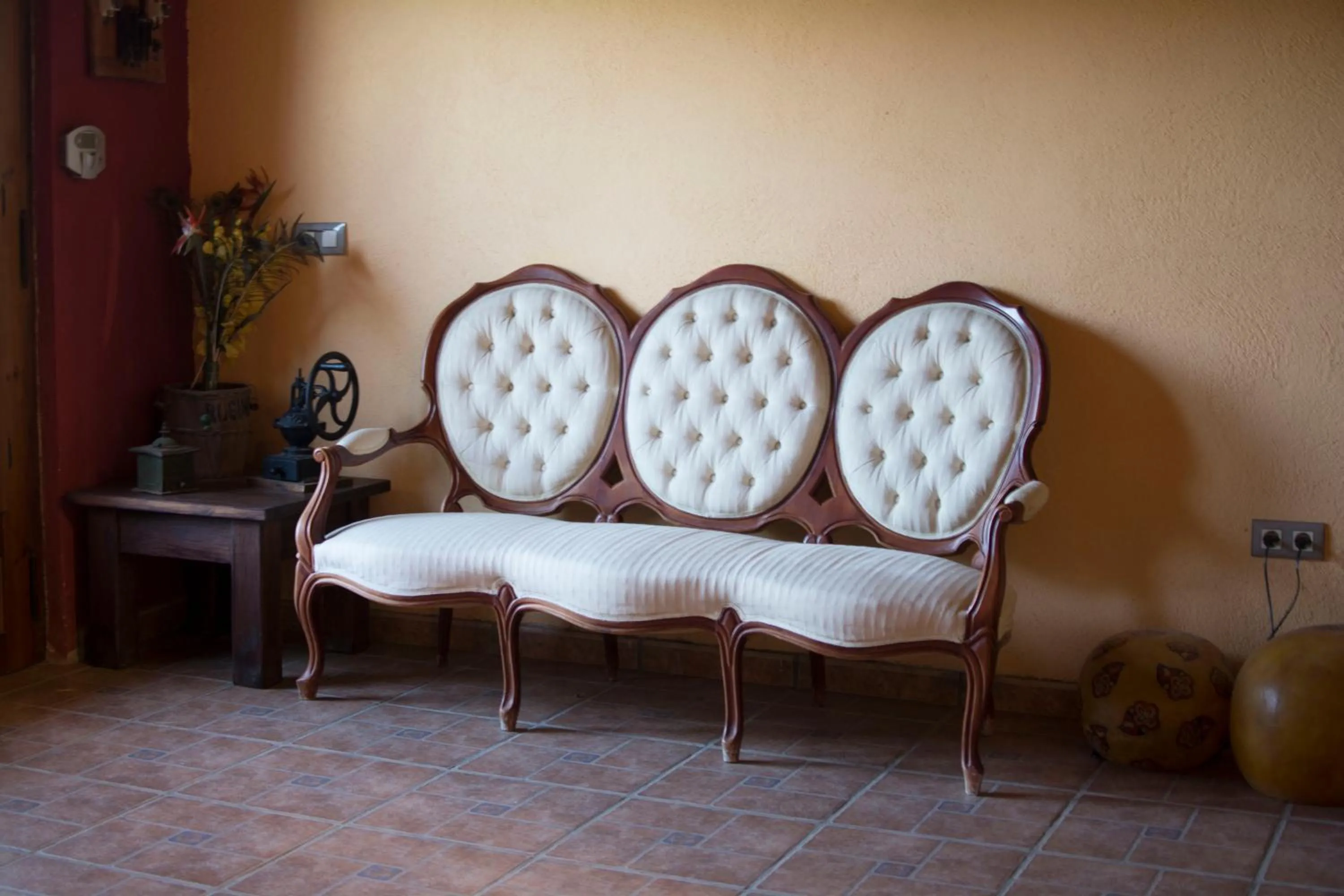 Communal lounge/ TV room in Mas Taniet Hotel Rural