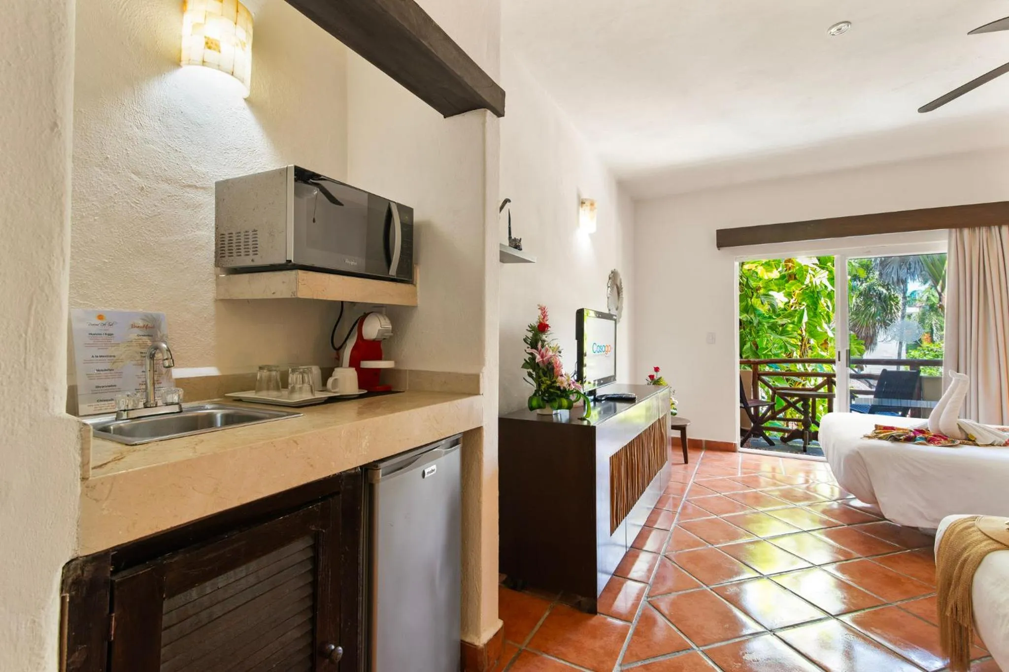 Photo of the whole room in Hotel Riviera Del Sol