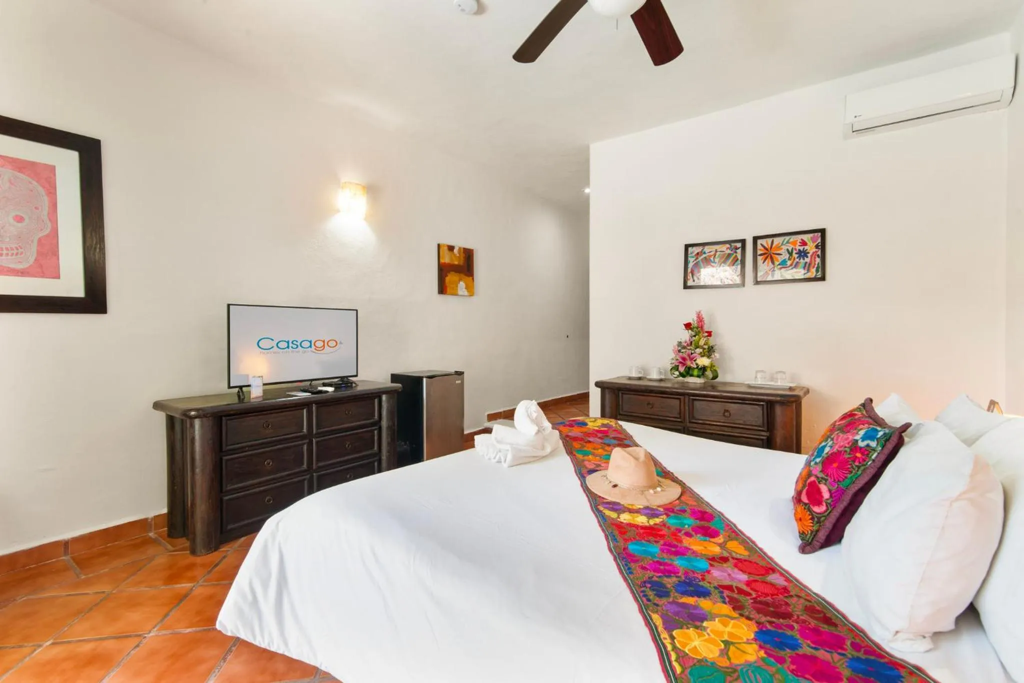 Photo of the whole room, Bed in Hotel Riviera Del Sol