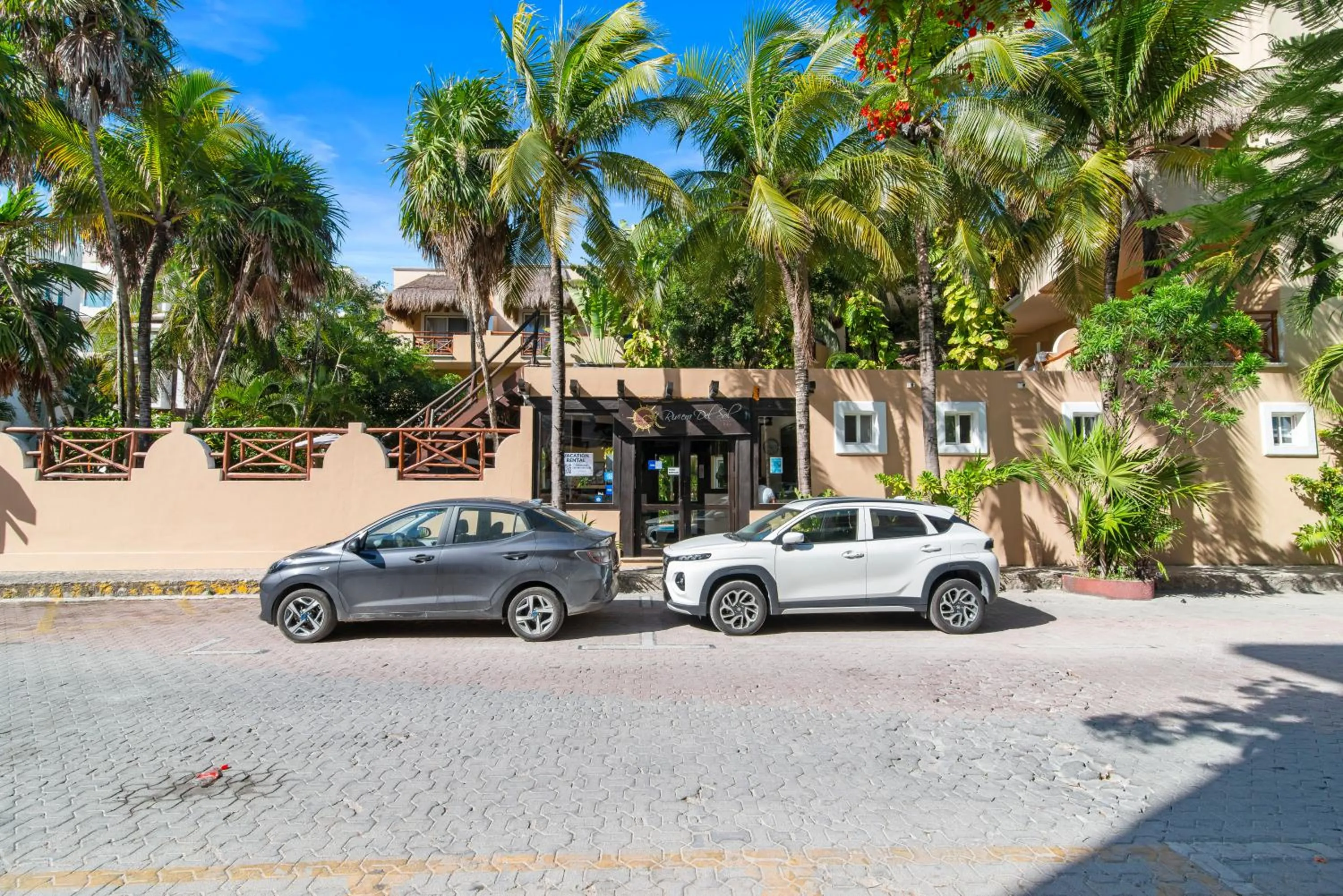 Property building in Hotel Riviera Del Sol