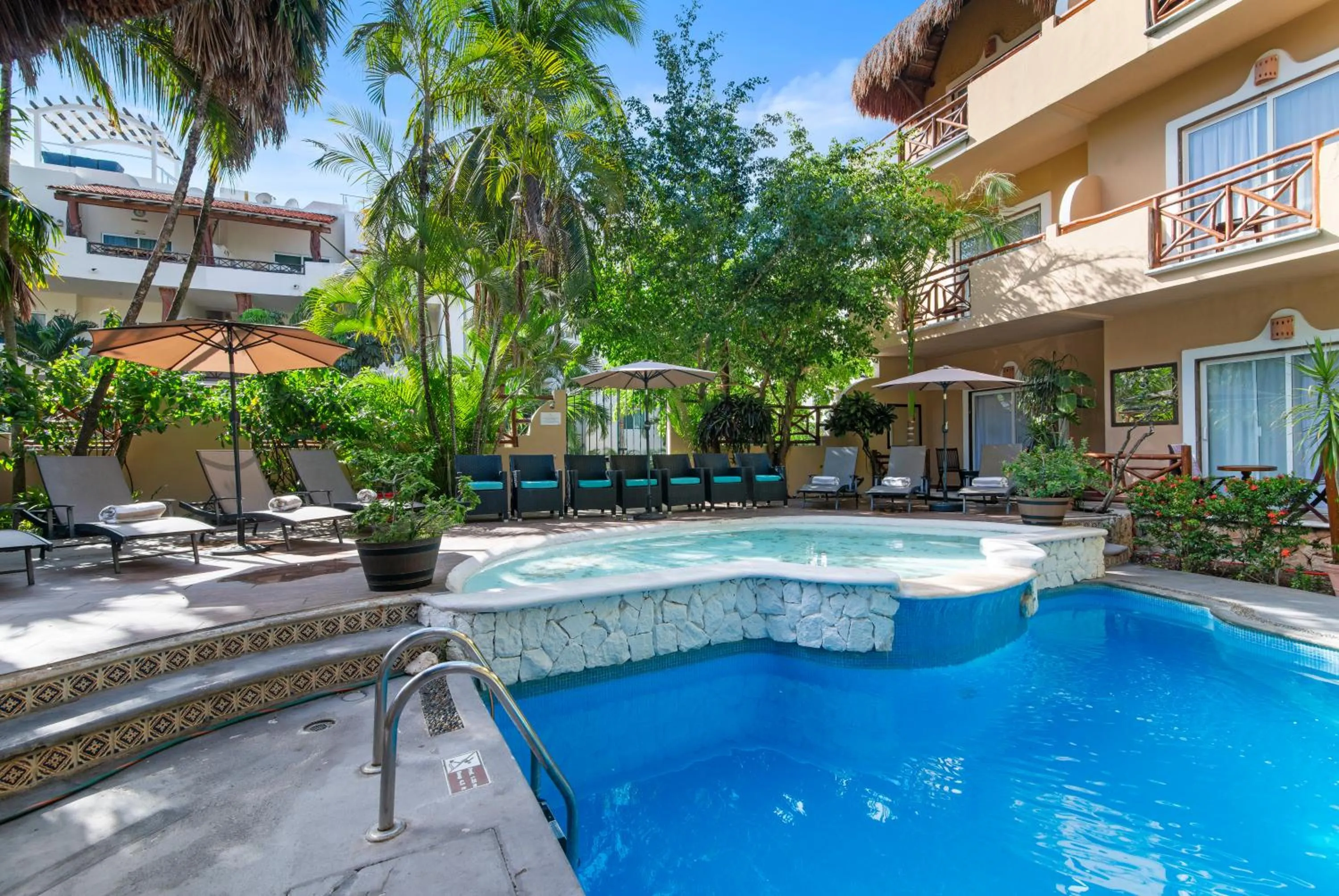 Swimming pool in Hotel Riviera Del Sol