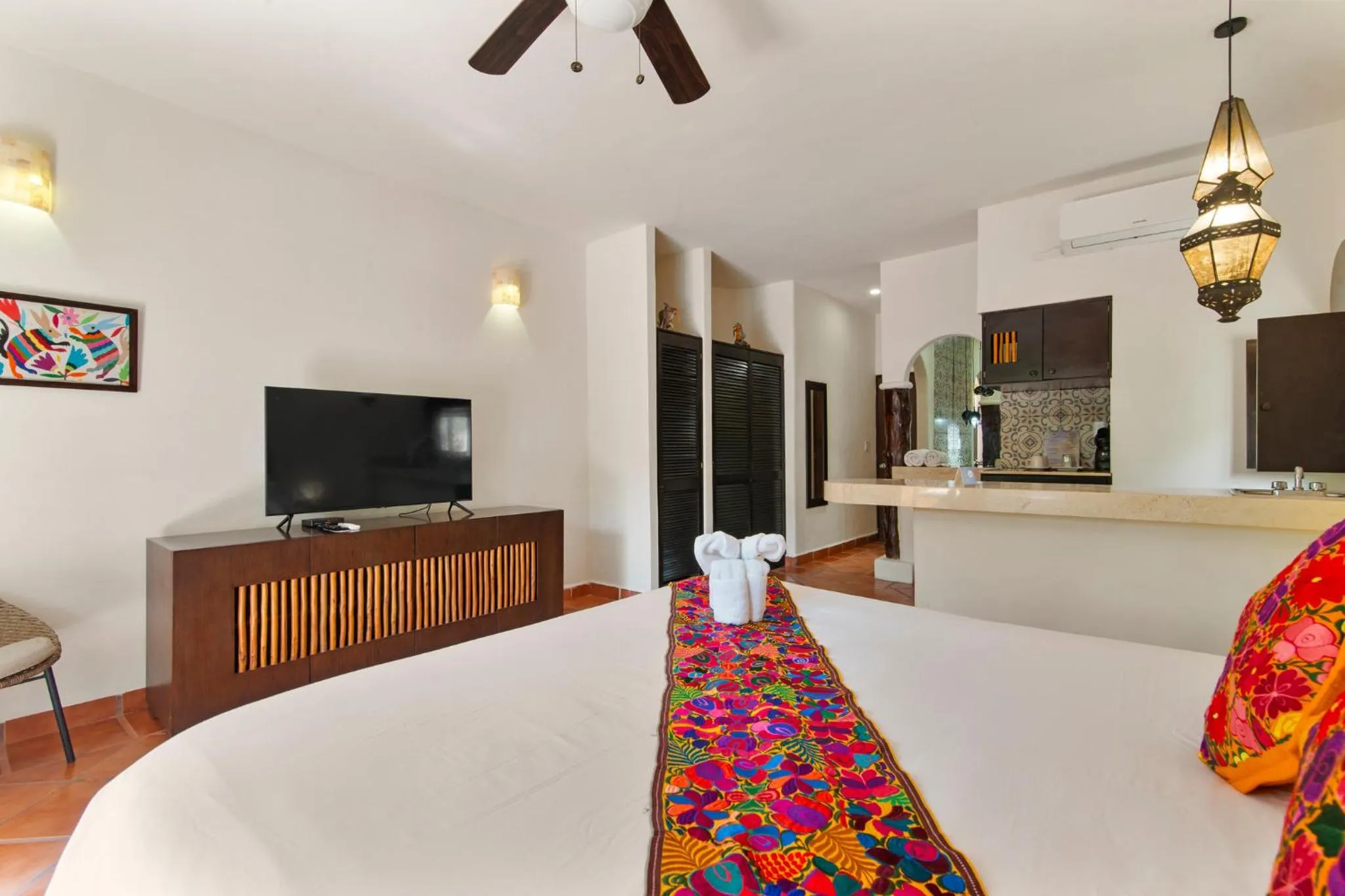 Photo of the whole room, Bed in Hotel Riviera Del Sol