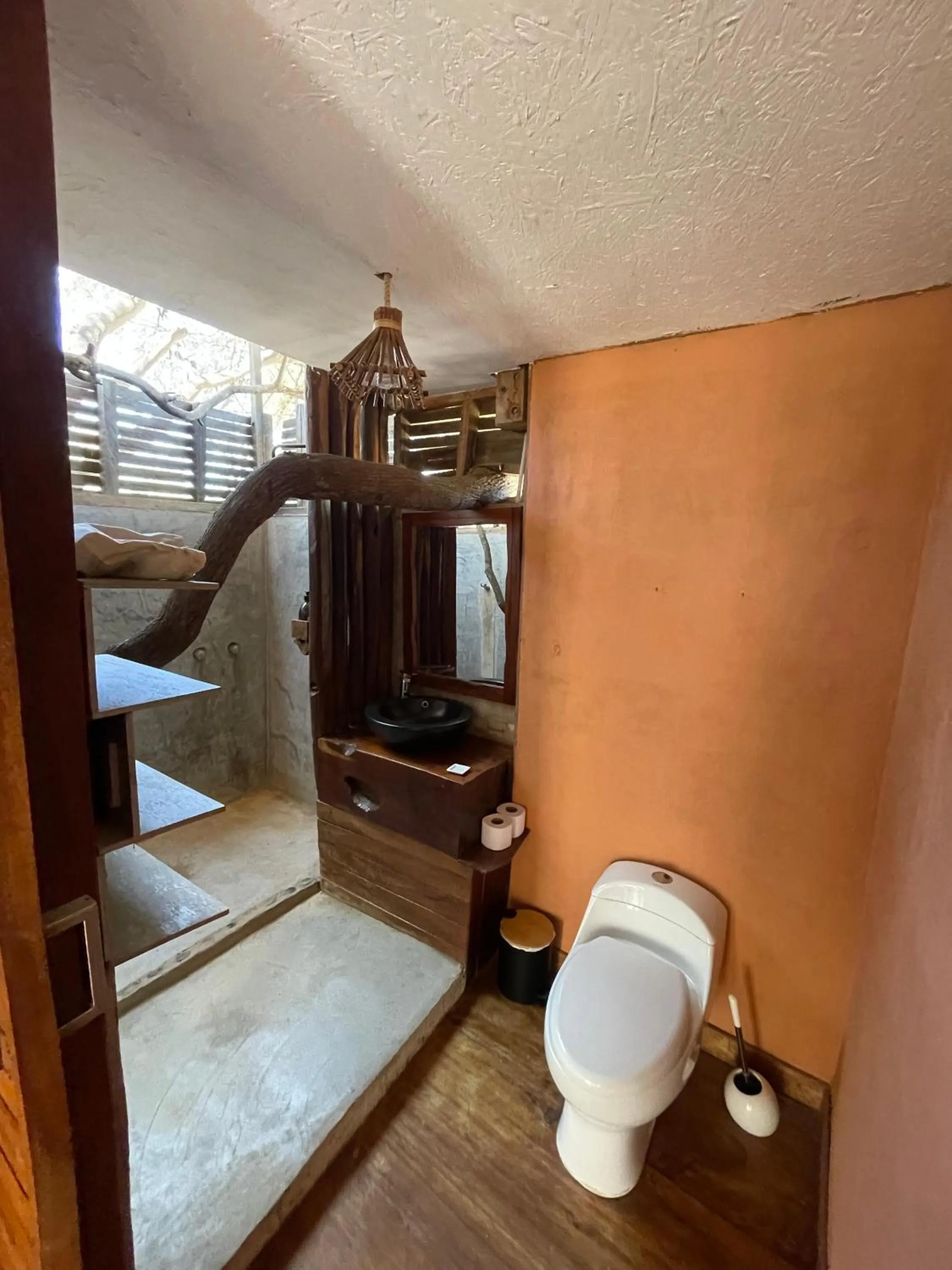 Shower, Bed in Eco Lodge Mancora