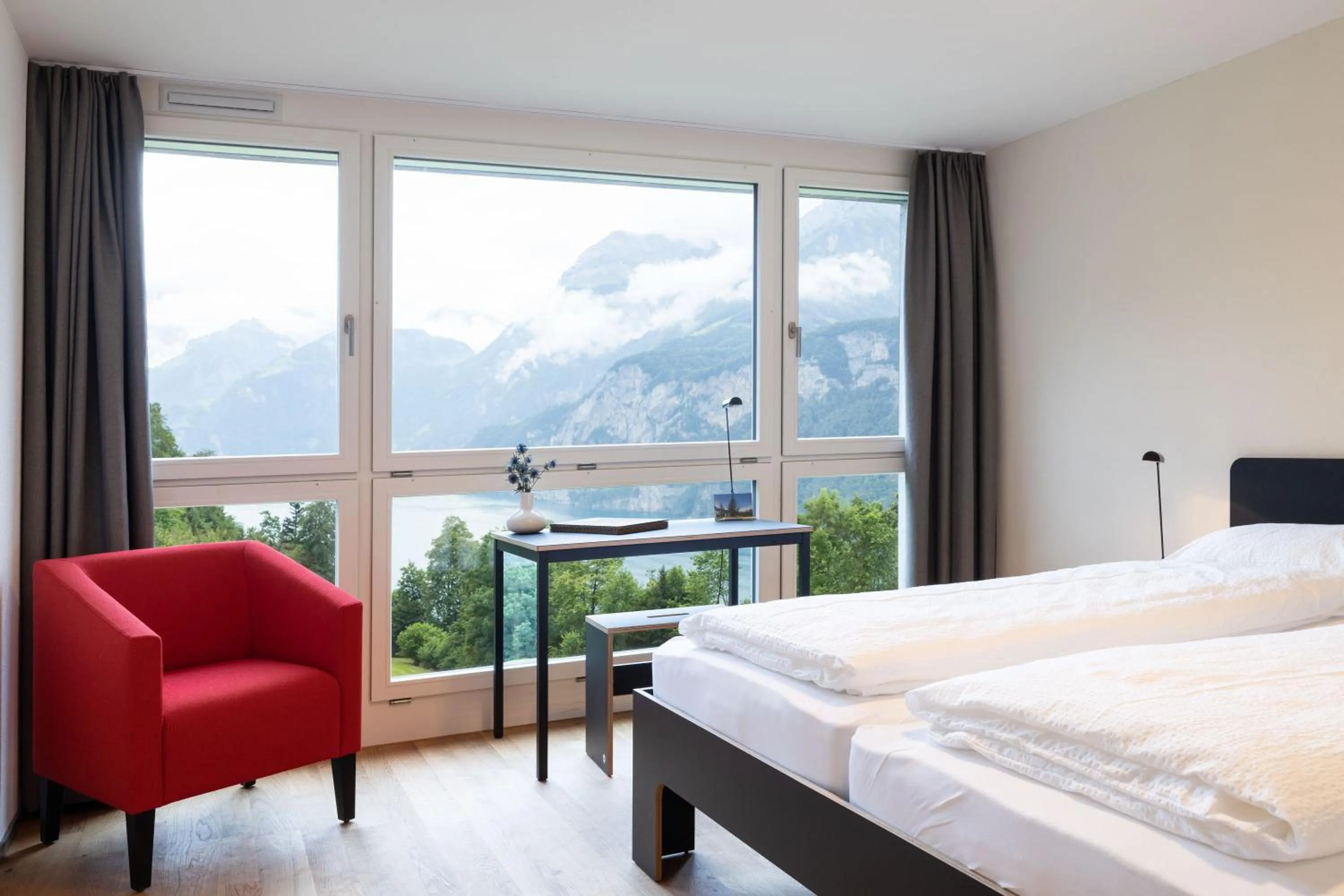 Photo of the whole room, Bed in B&B Hotel Mattli Übernachtung Frühstück