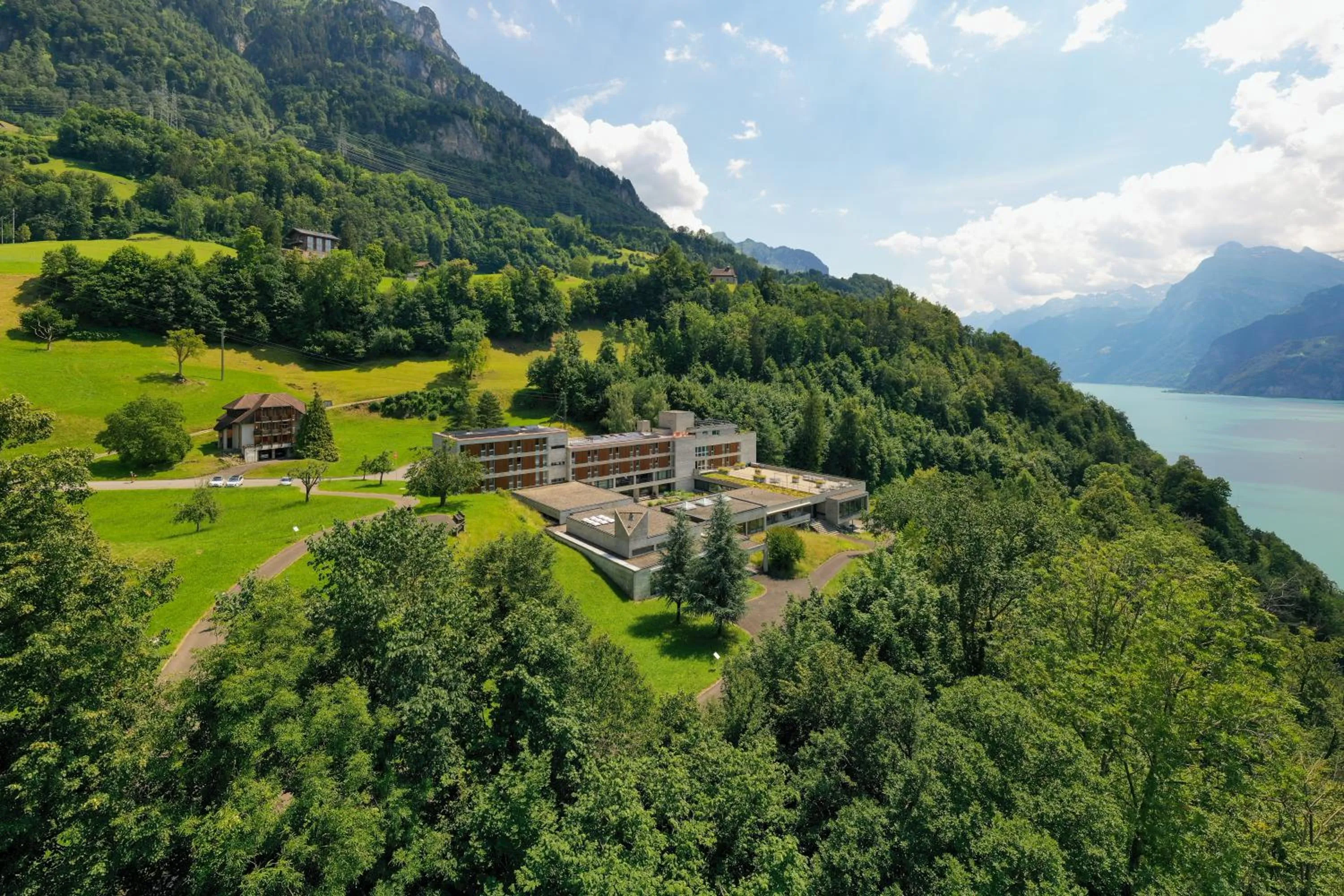 Property building in B&B Hotel Mattli Übernachtung Frühstück