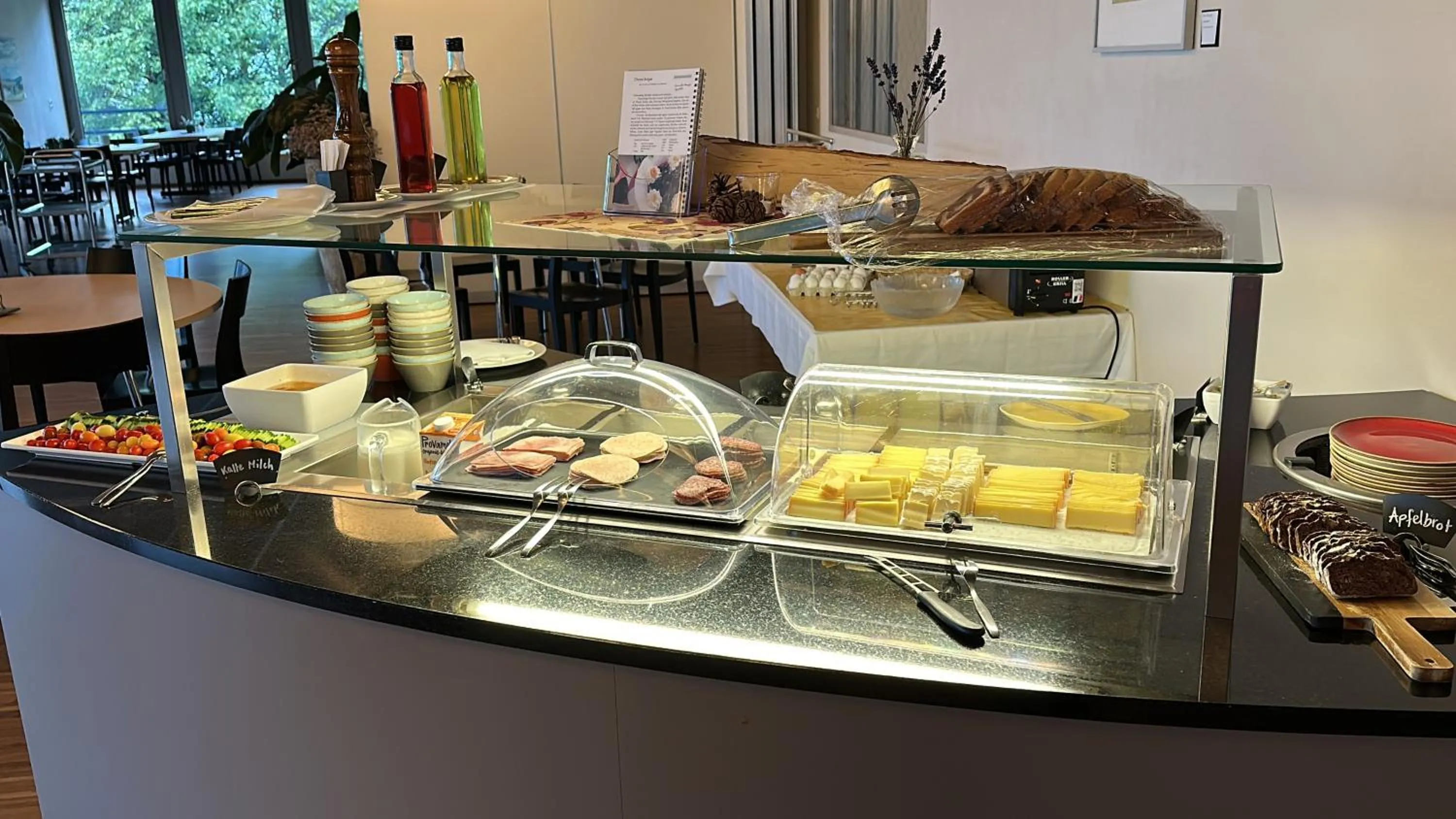 Breakfast in B&B Hotel Mattli Übernachtung Frühstück