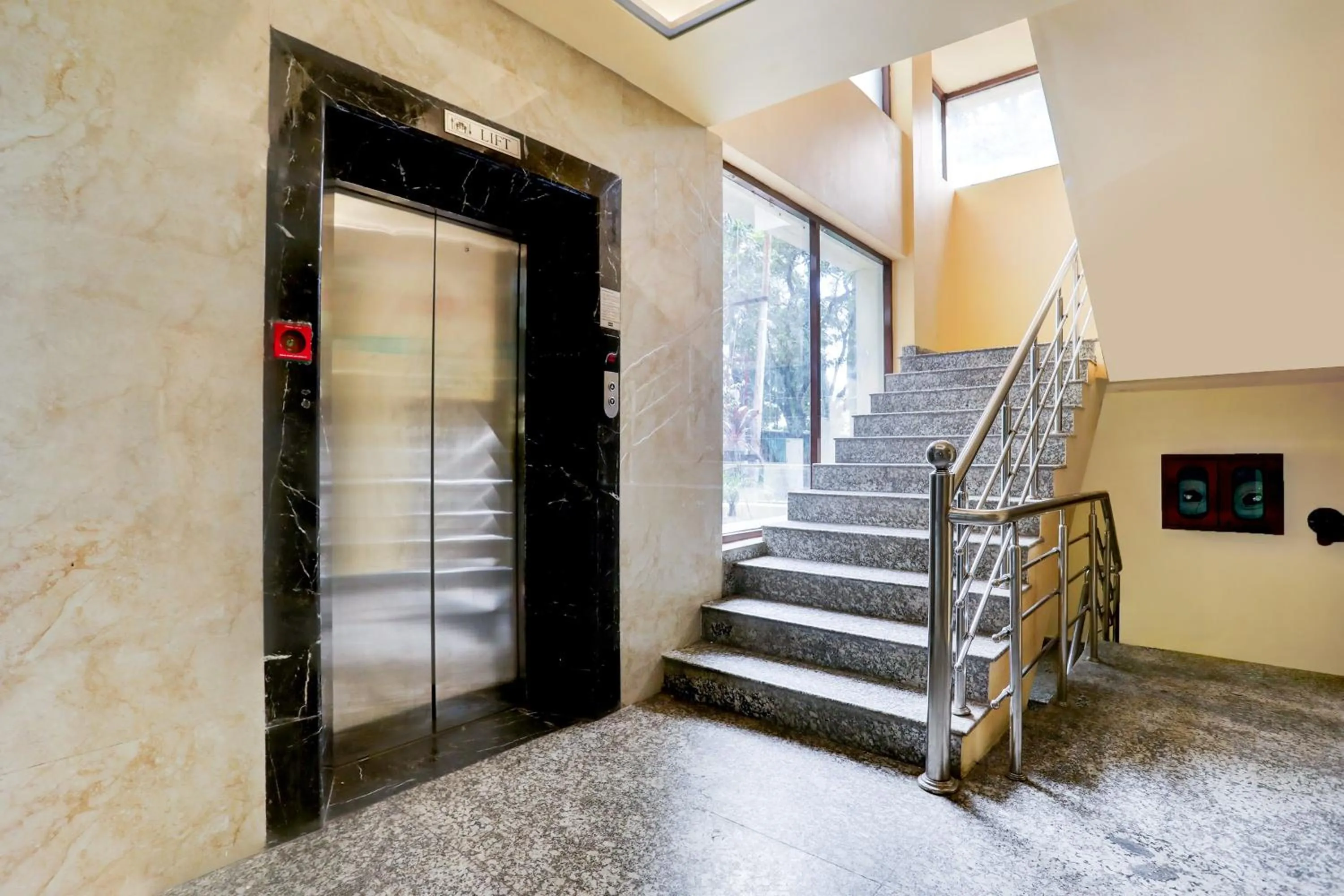 Lobby or reception in Townhouse Oak Pacify Hills