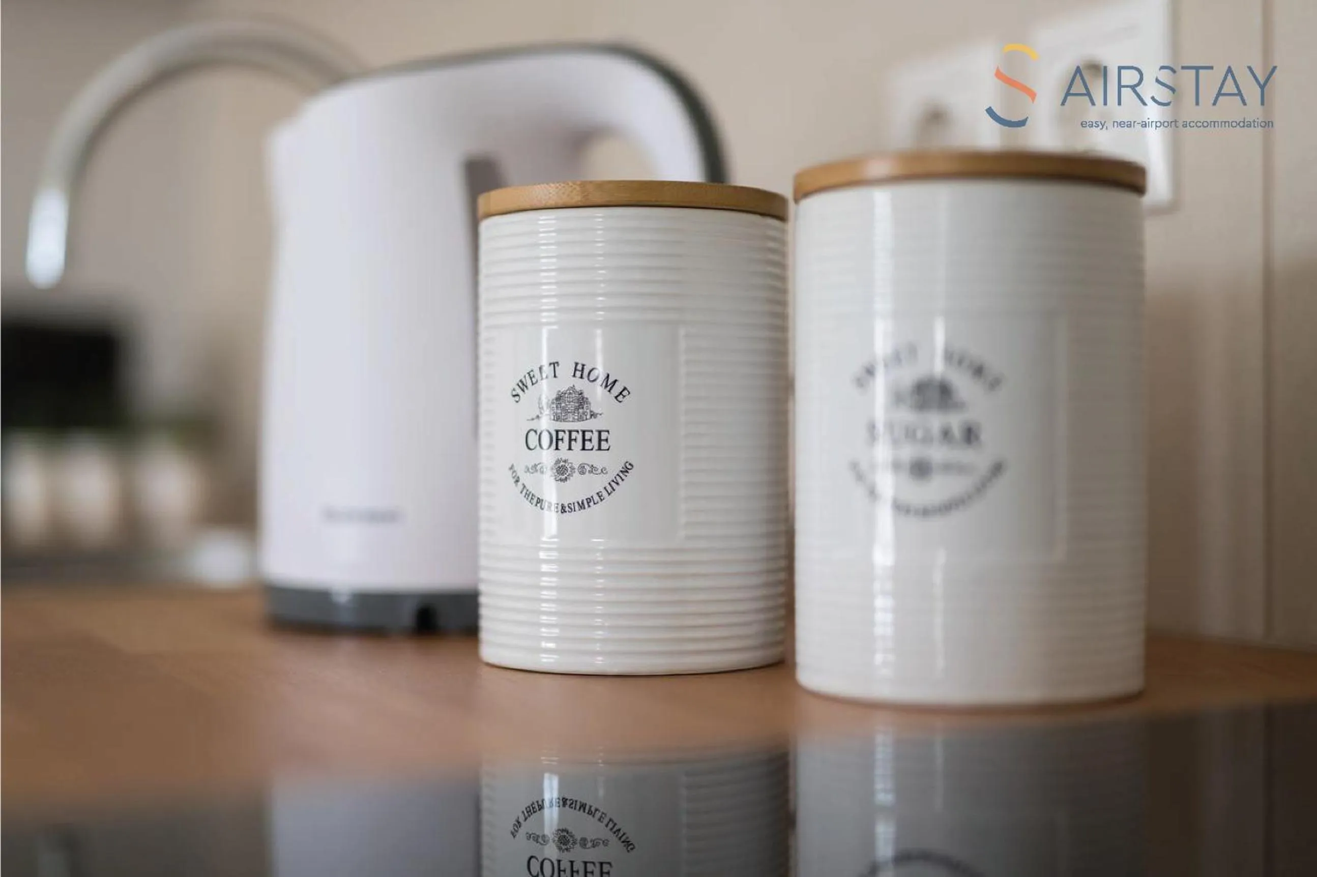 Coffee/tea facilities in Anivia Apartments Airport by Airstay
