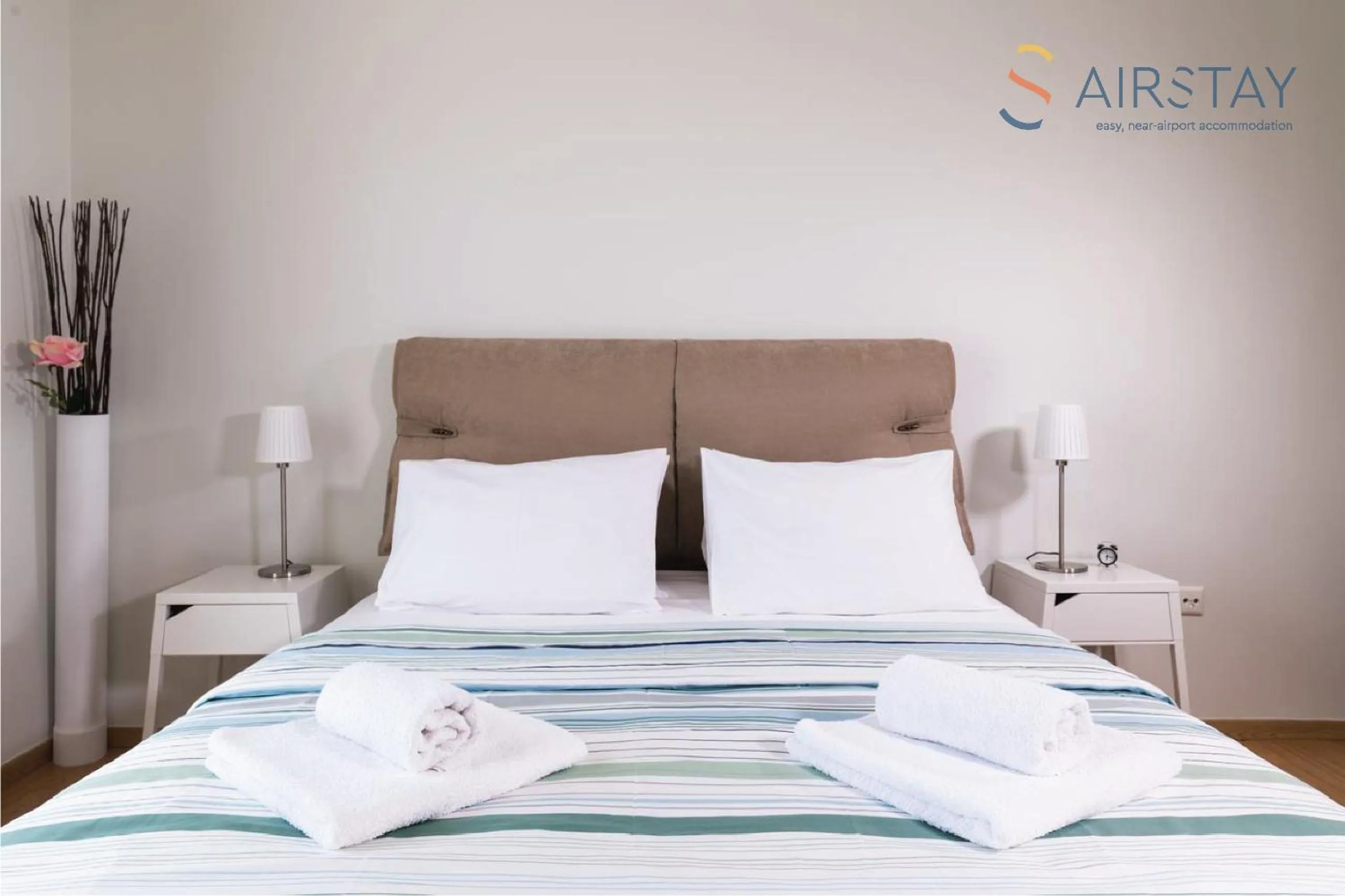 Bed in Anivia Apartments Airport by Airstay