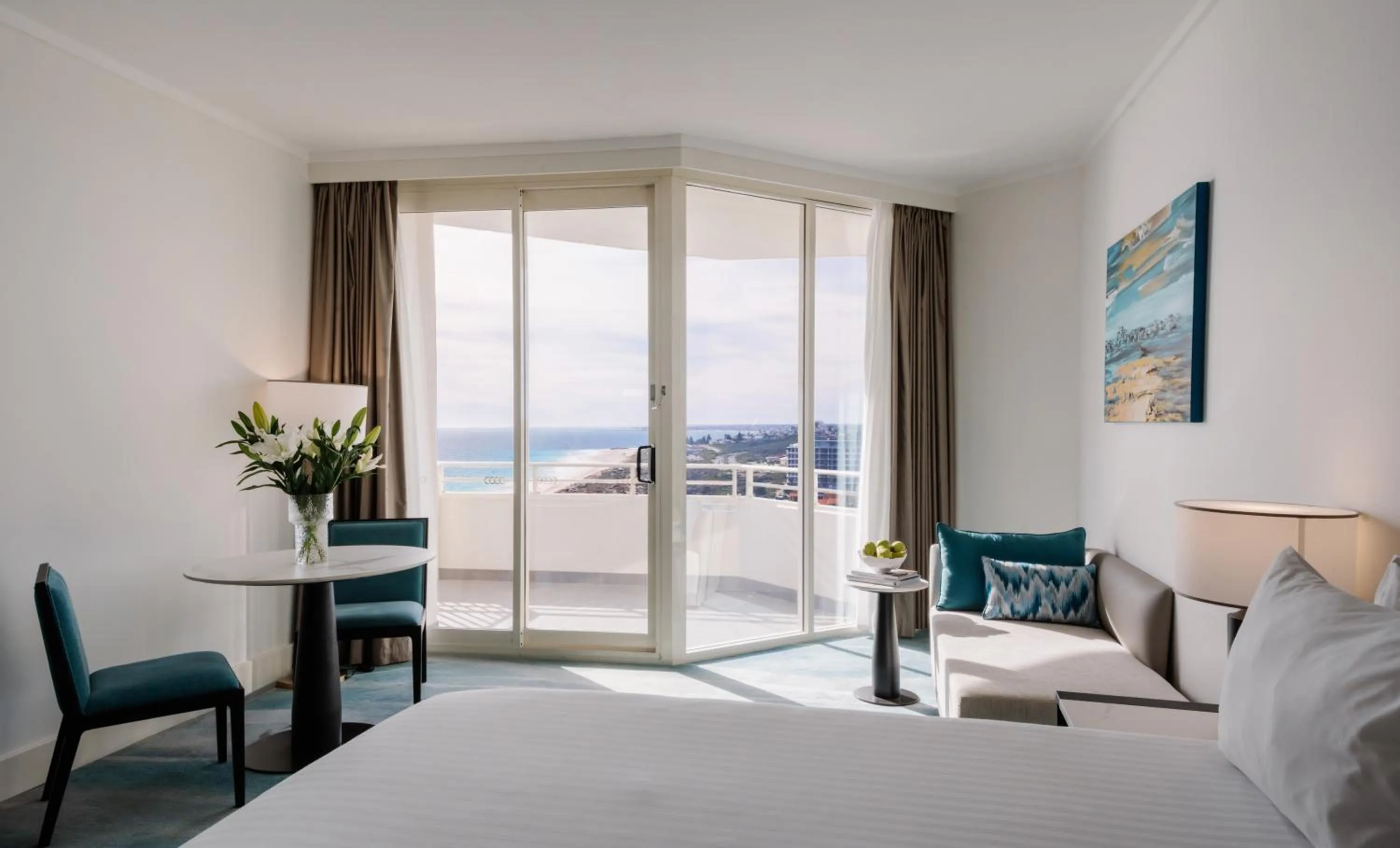 View (from property/room), Bed in Rendezvous Hotel Perth Scarborough