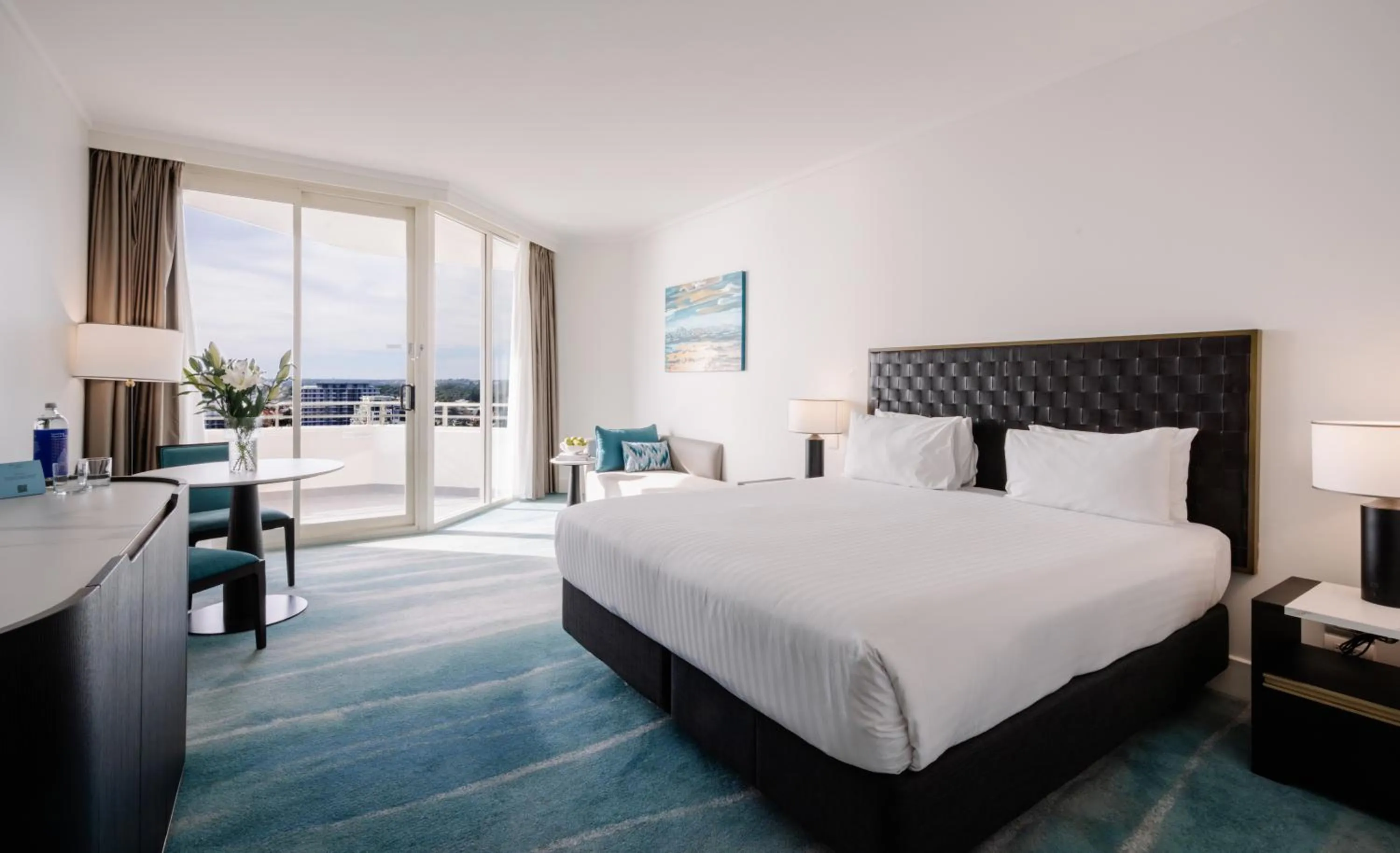 View (from property/room), Bed in Rendezvous Hotel Perth Scarborough