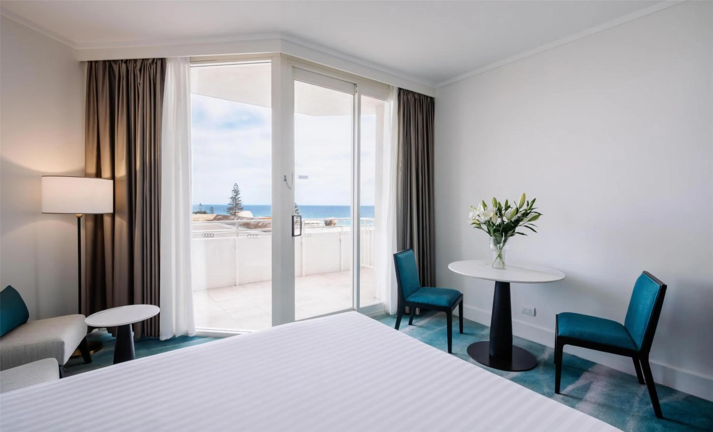 Bedroom, Bed in Rendezvous Hotel Perth Scarborough