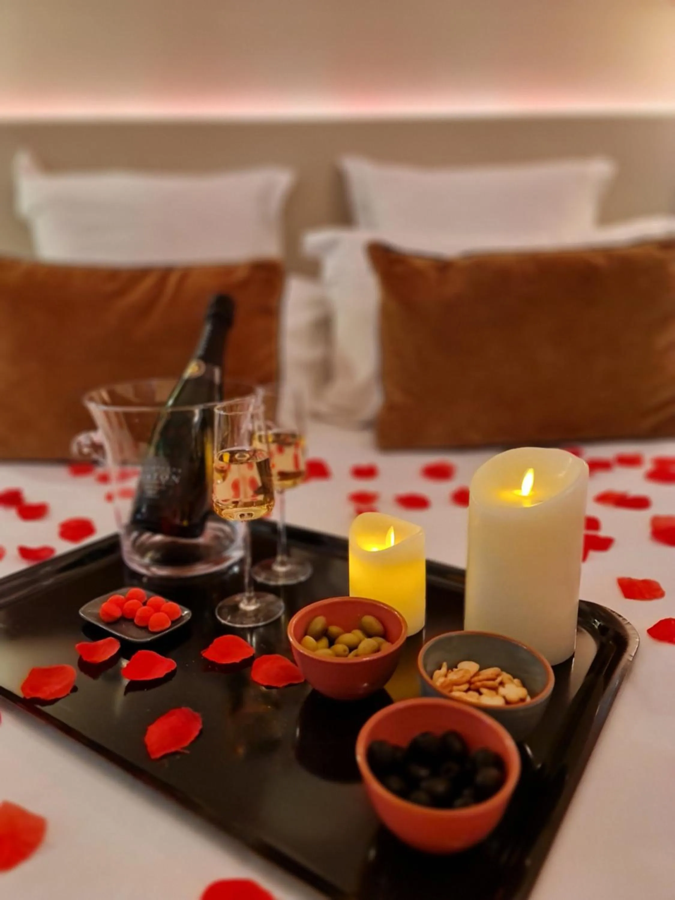 Decorative detail, Bed in Hôtel Le C - Boutique Hôtel