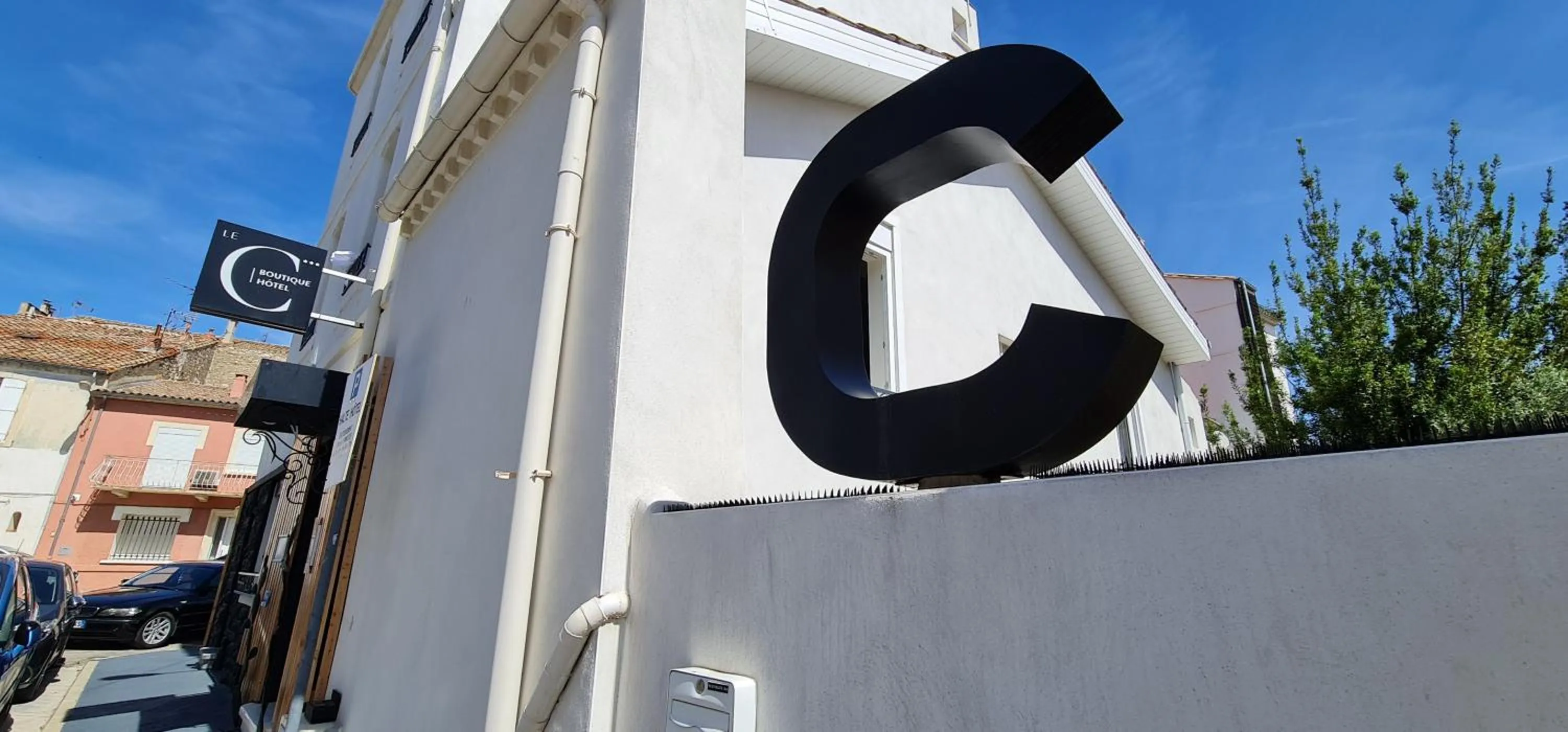 Property building in Hôtel Le C - Boutique Hôtel