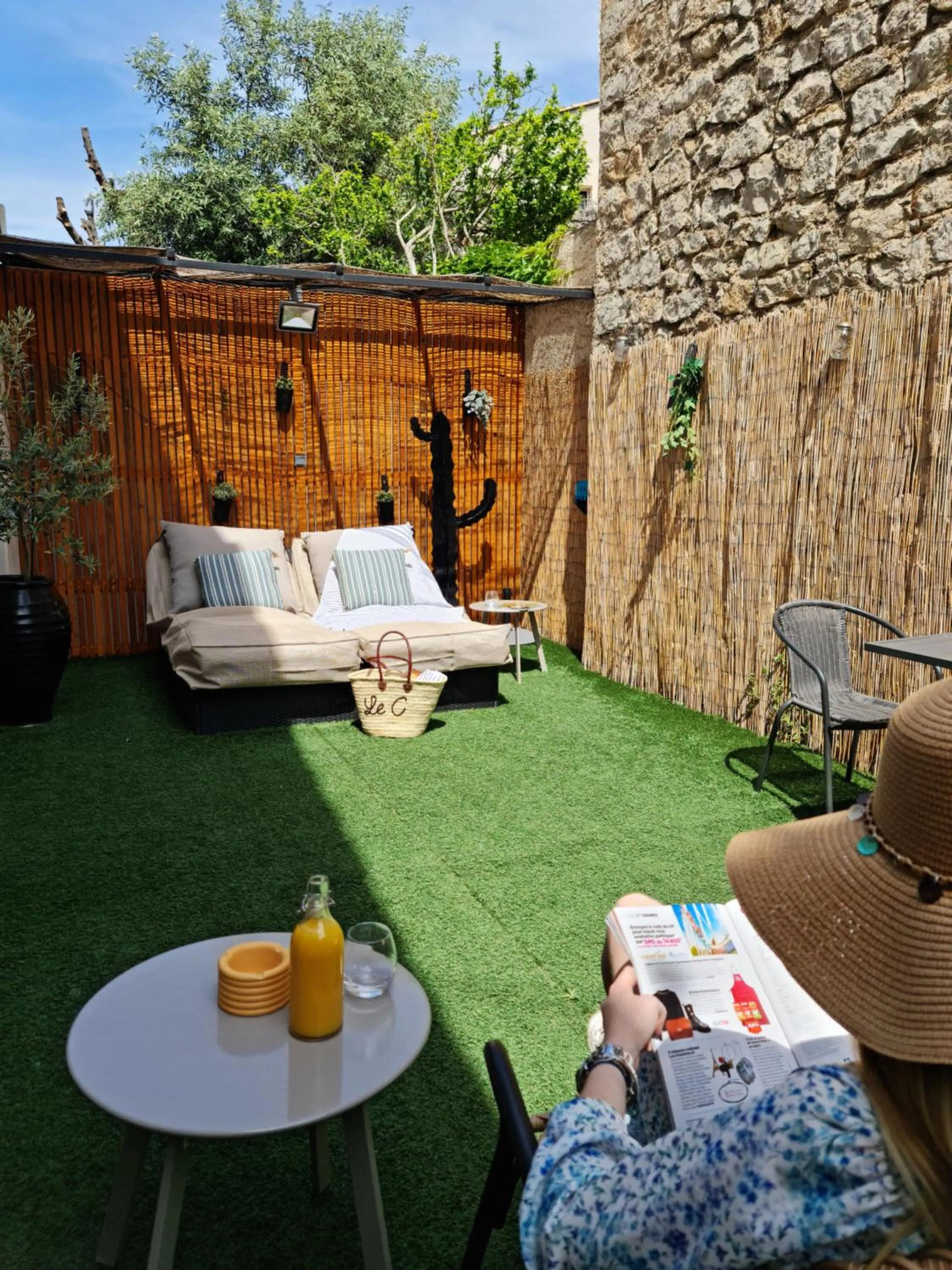 Patio in Hôtel Le C - Boutique Hôtel