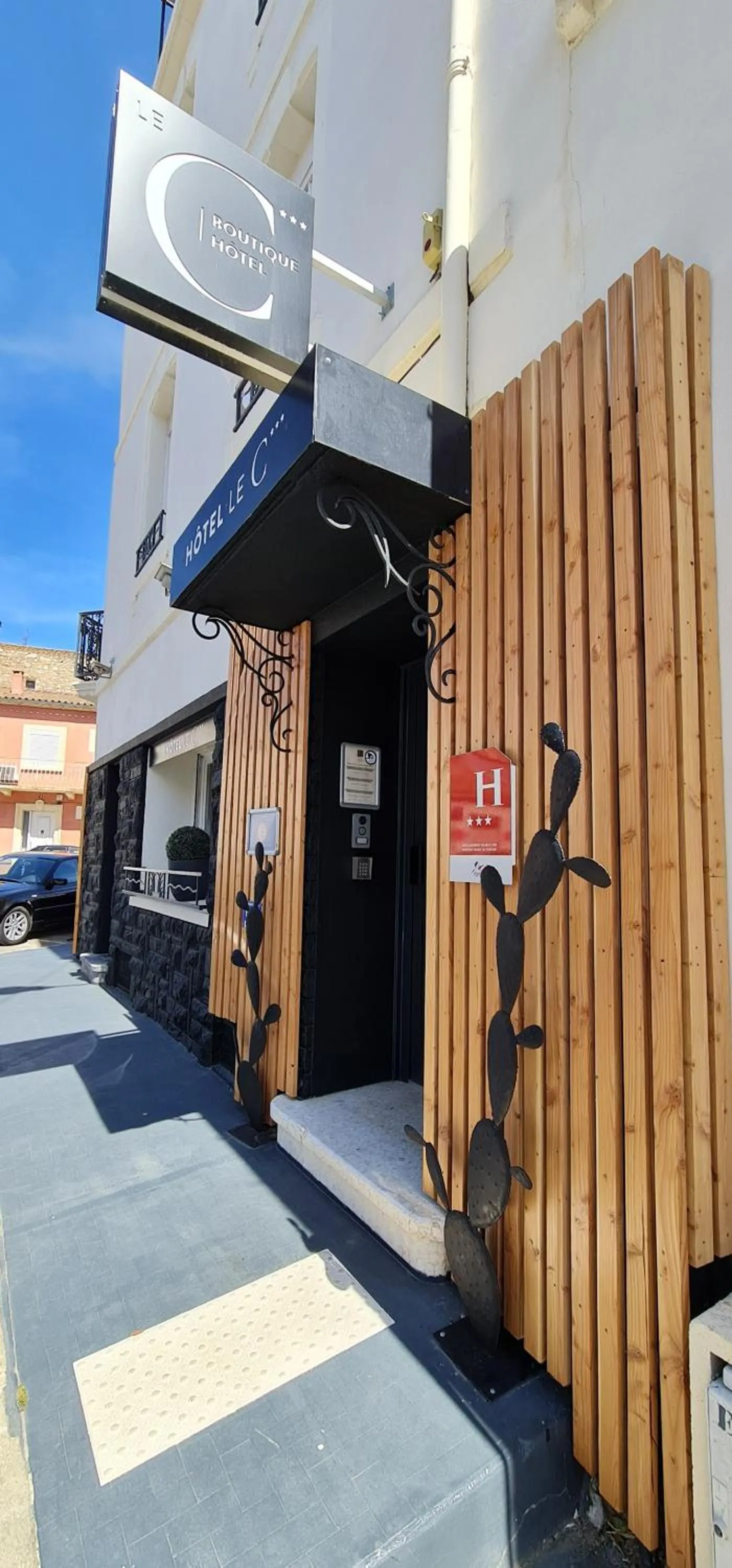 Facade/entrance in Hôtel Le C - Boutique Hôtel