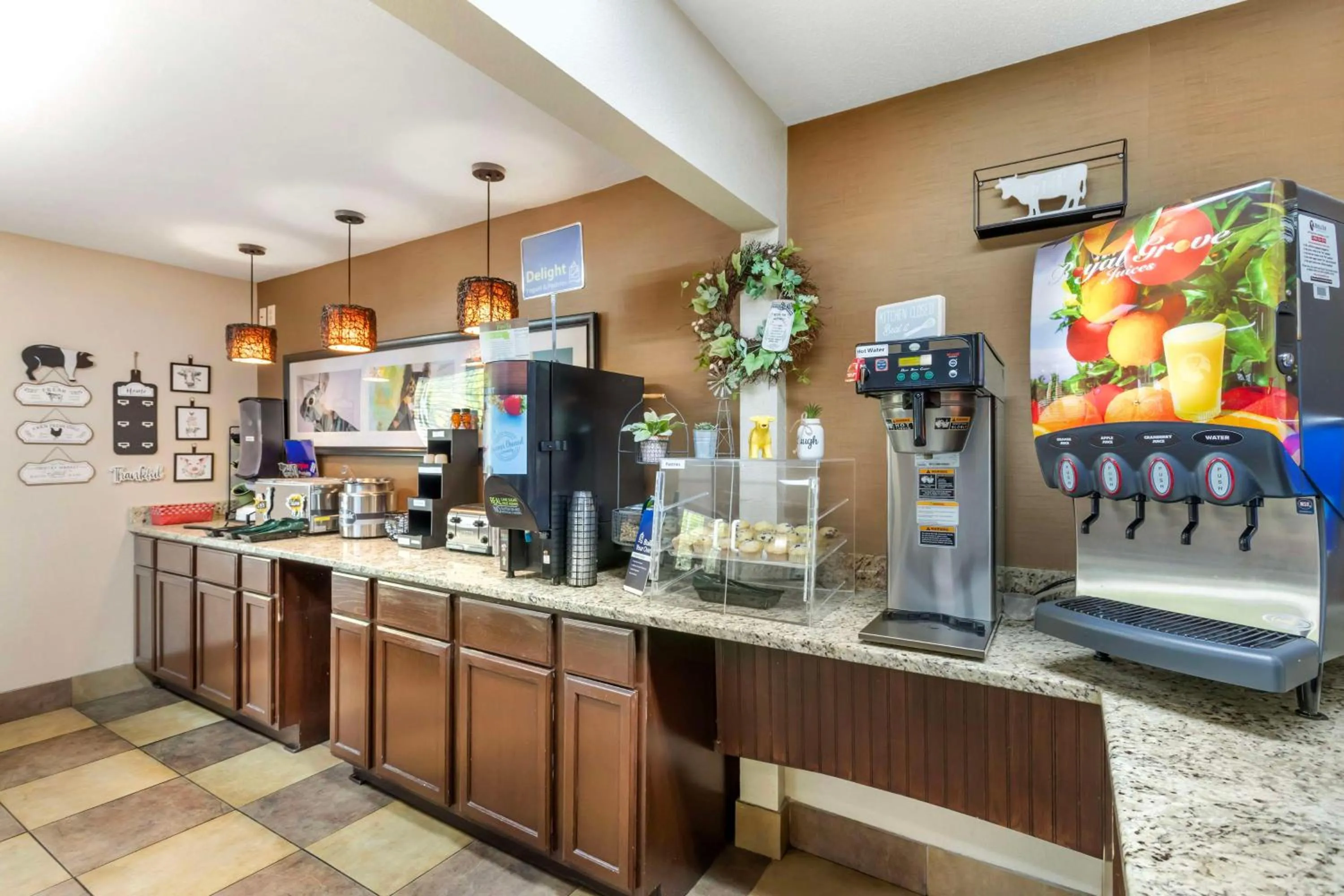 Breakfast in Best Western Mountainbrook Inn Maggie Valley