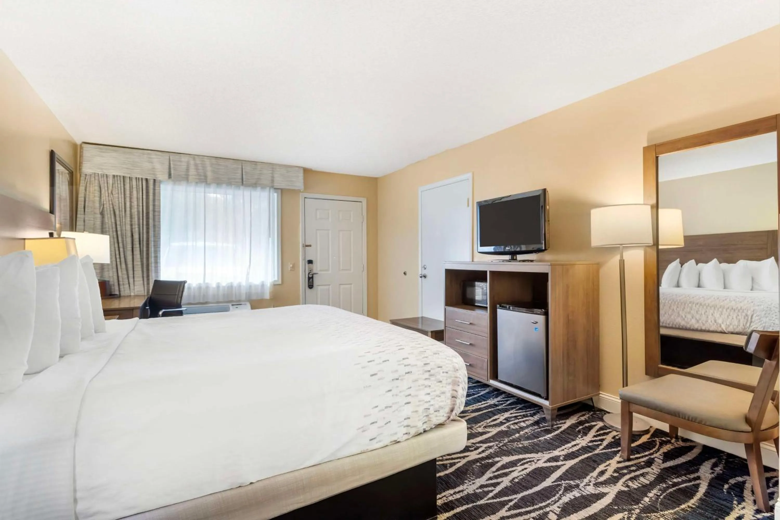 Bedroom, Bed in Best Western Mountainbrook Inn Maggie Valley