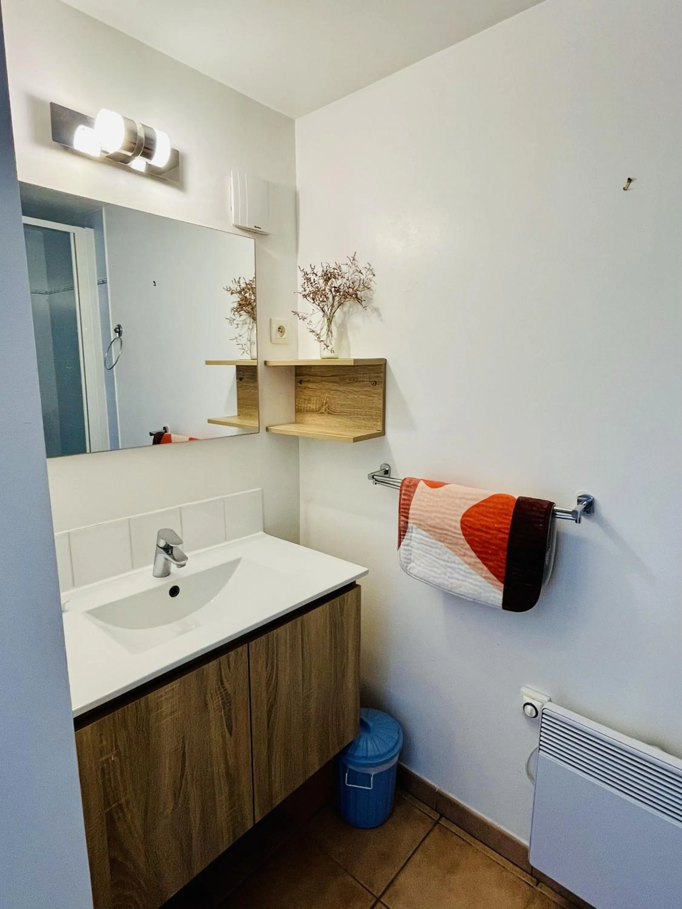 Bathroom, Bed in Mas Saint-Ange