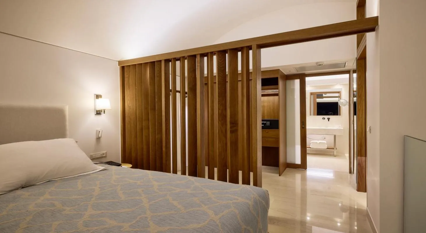 Bedroom, Bed in St. Nicolas Bay Resort Hotel & Villas