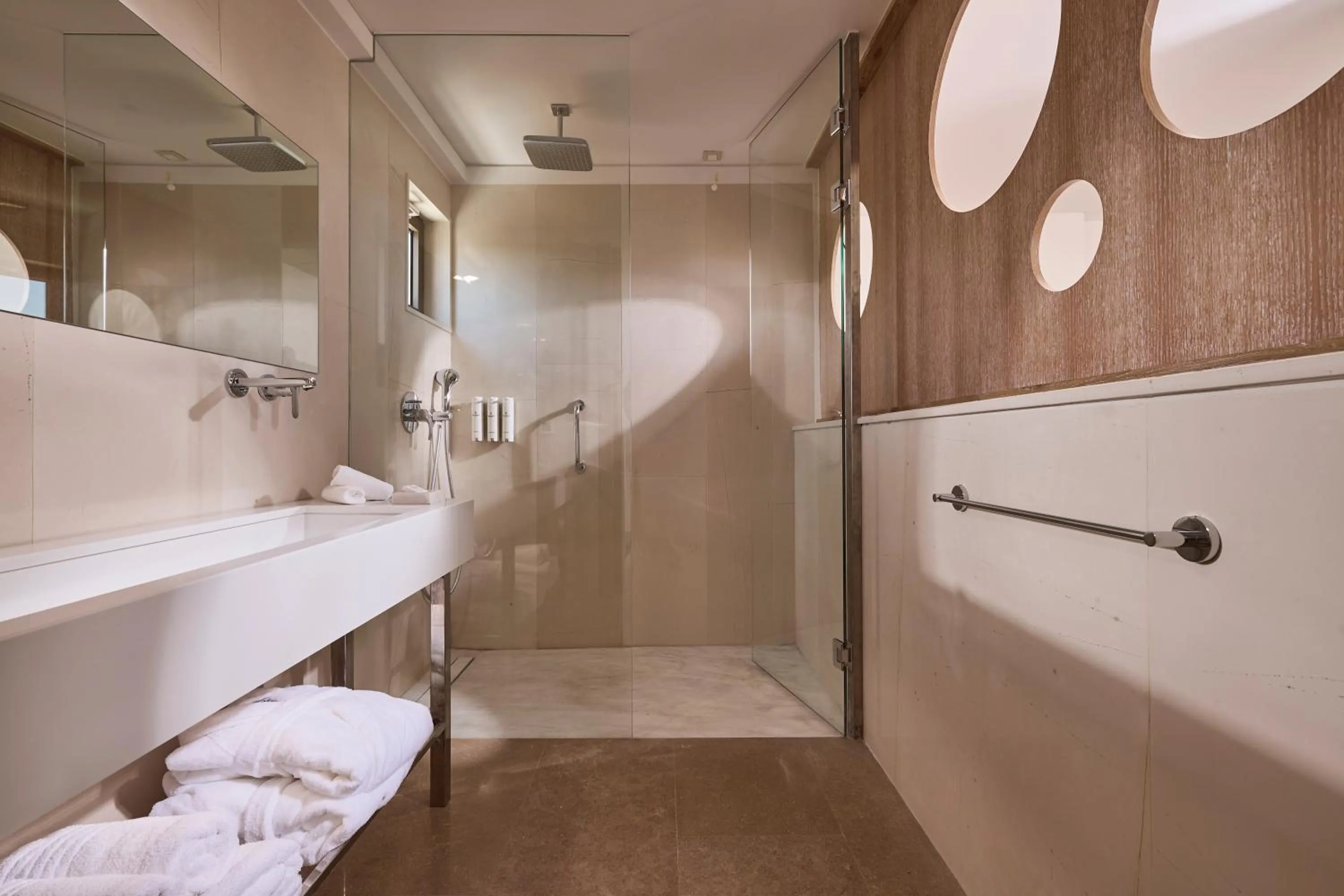 Shower in St. Nicolas Bay Resort Hotel & Villas