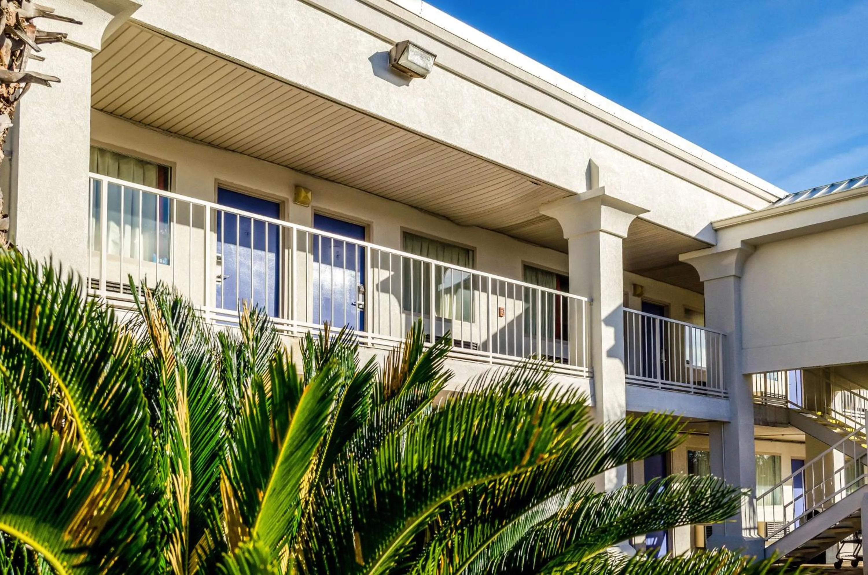 Property building in Motel 6-Saraland, AL