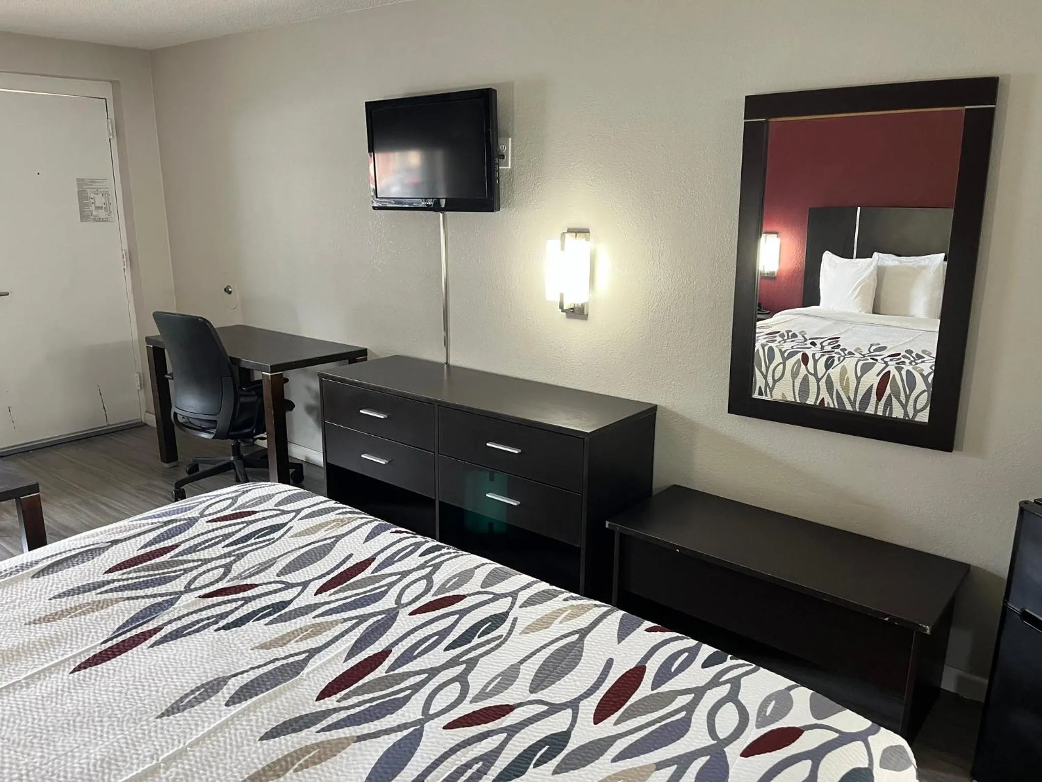 Photo of the whole room, Bed in Red Roof Inn Rockingham