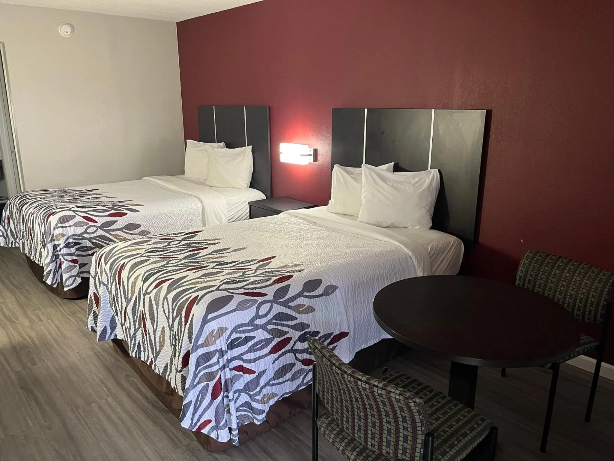 Photo of the whole room, Bed in Red Roof Inn Rockingham