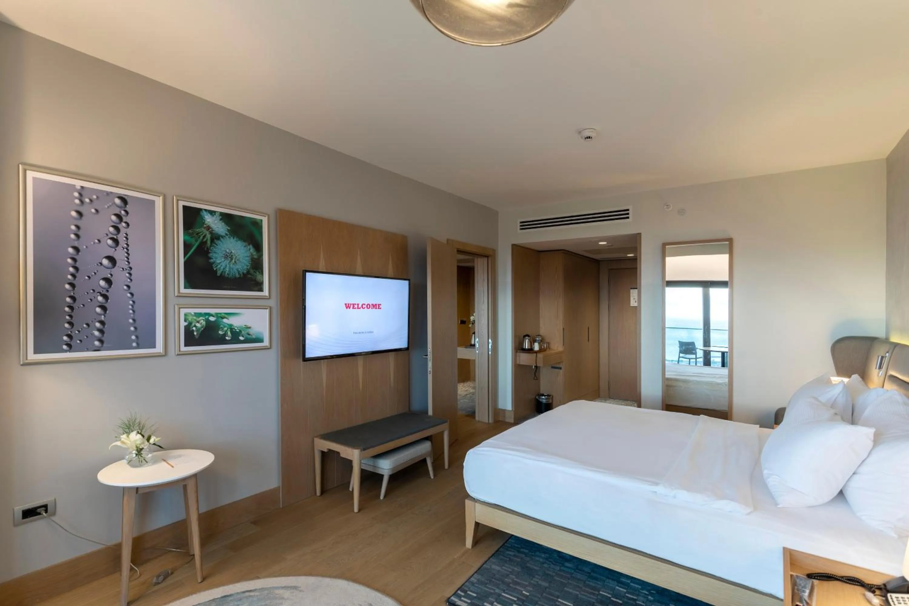 Photo of the whole room, Bed in Radisson Blu Hotel Trabzon